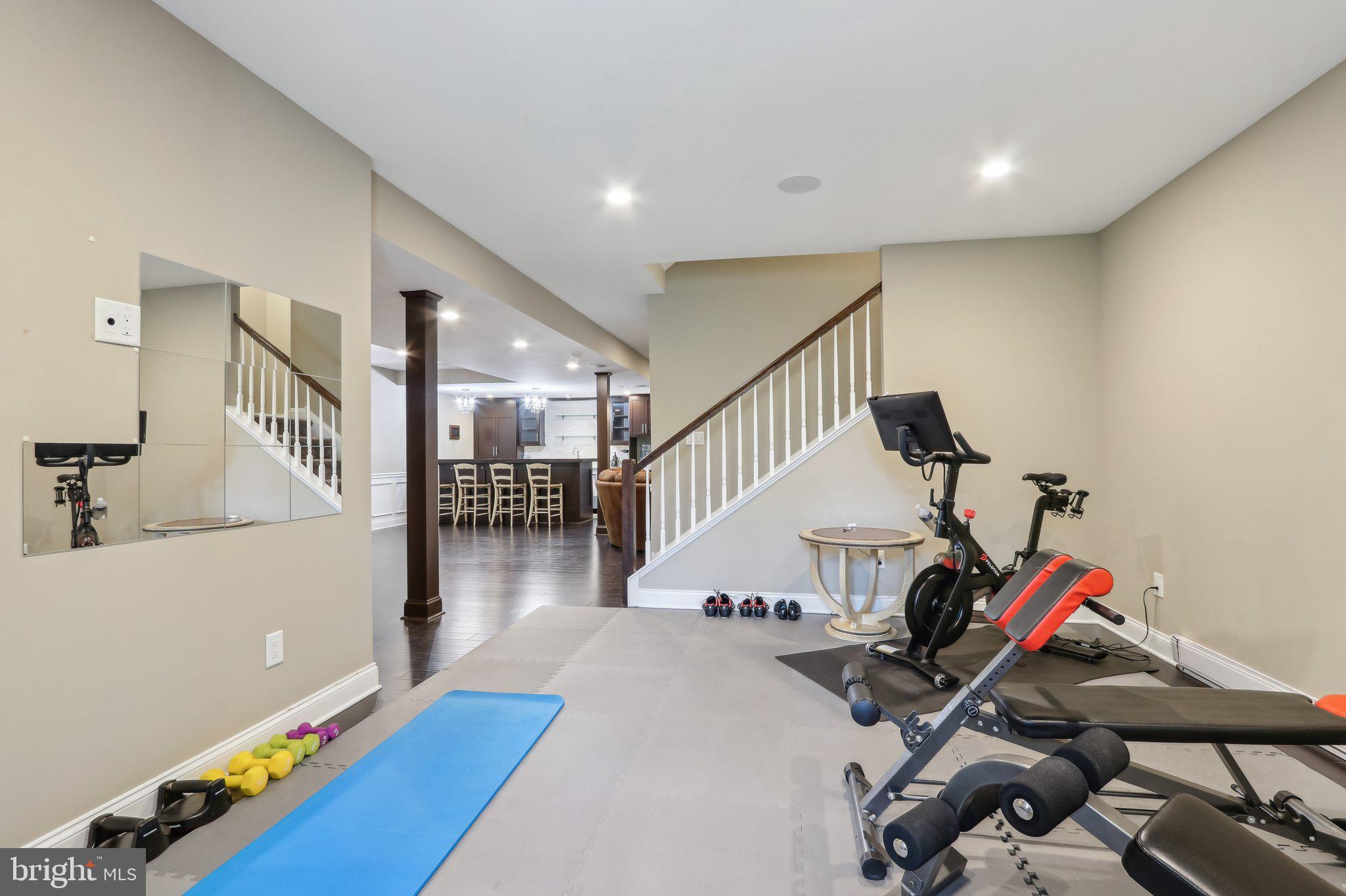 COLD POINT MANOR - Residential