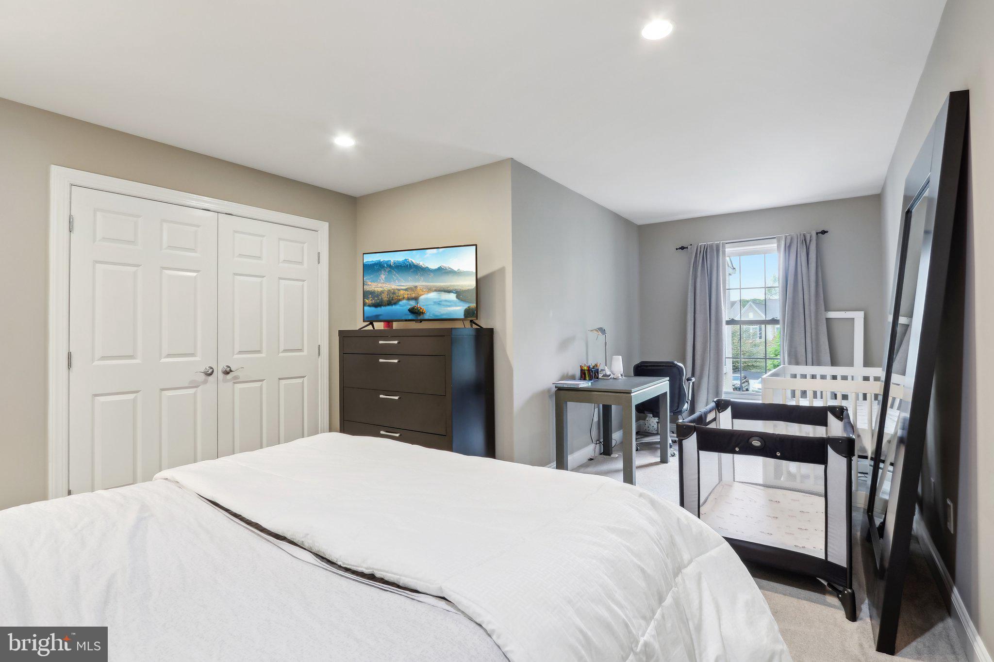 COLD POINT MANOR - Residential