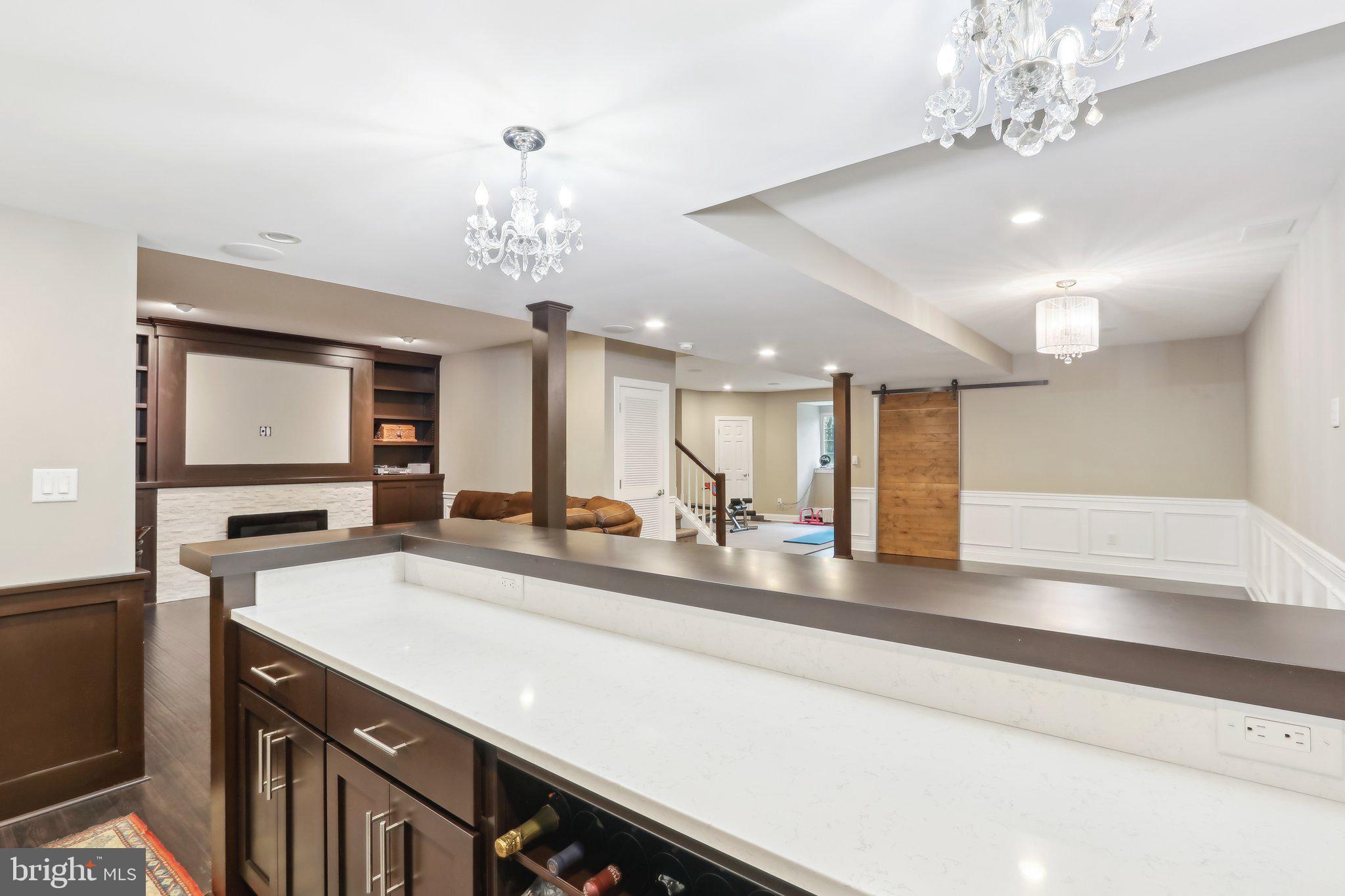 COLD POINT MANOR - Residential