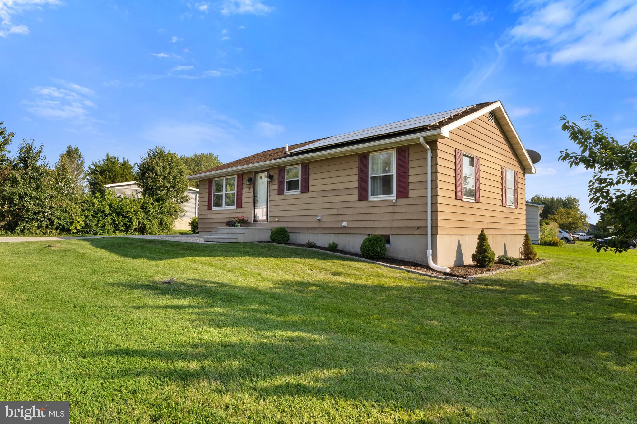 24 PINE LANE