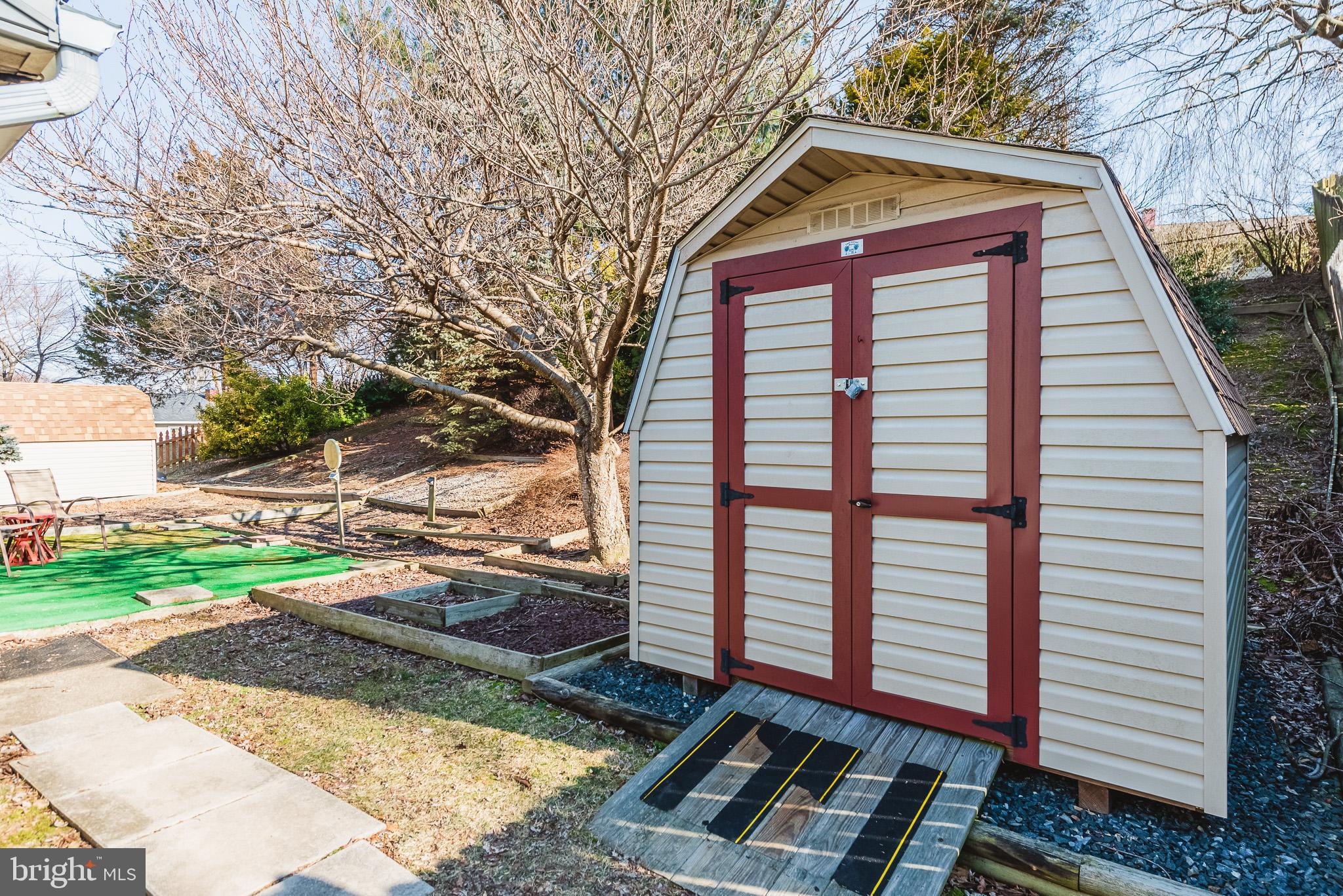 EDGE MEAD - Residential