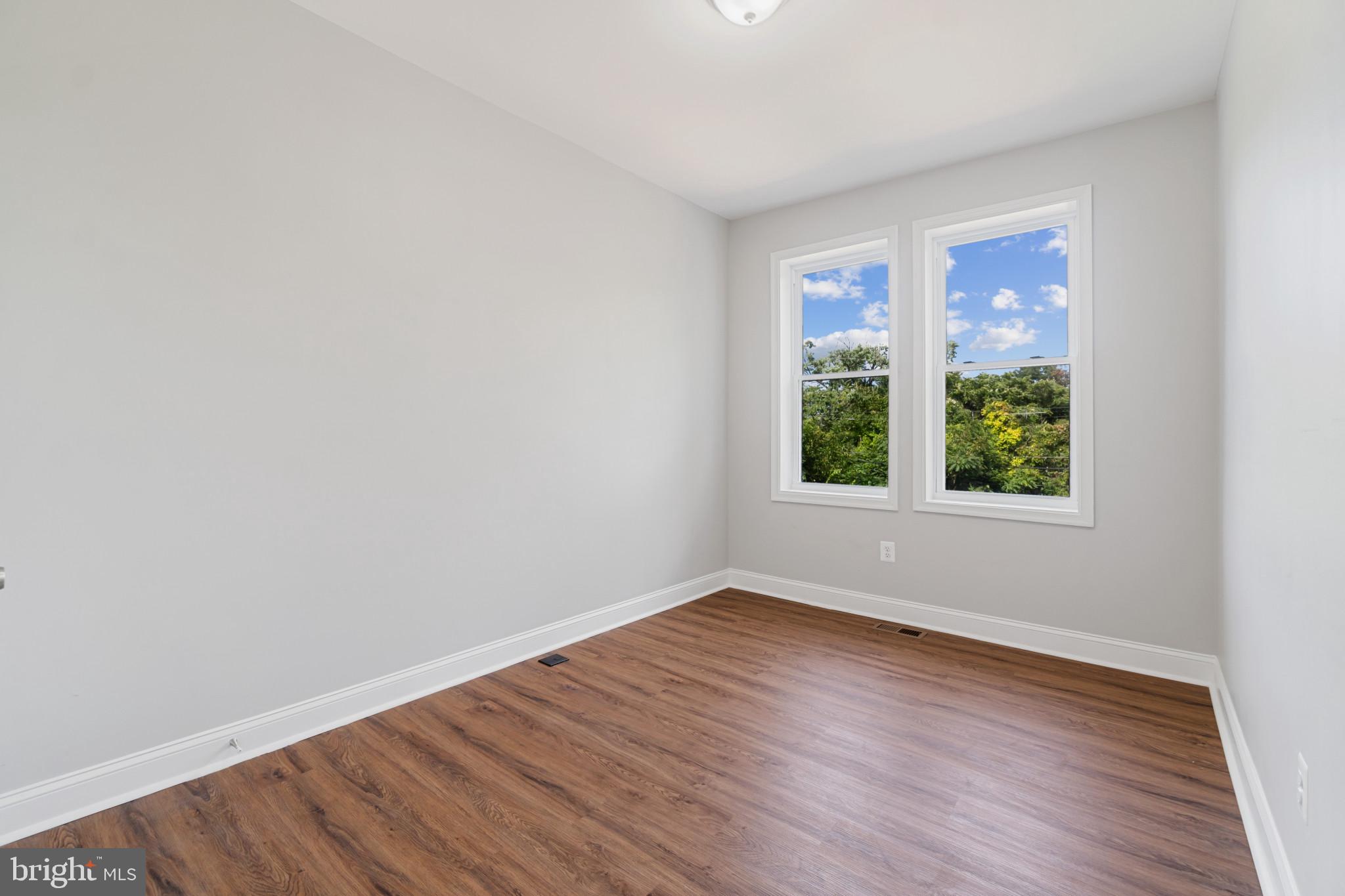 PARKLANE - Residential Lease