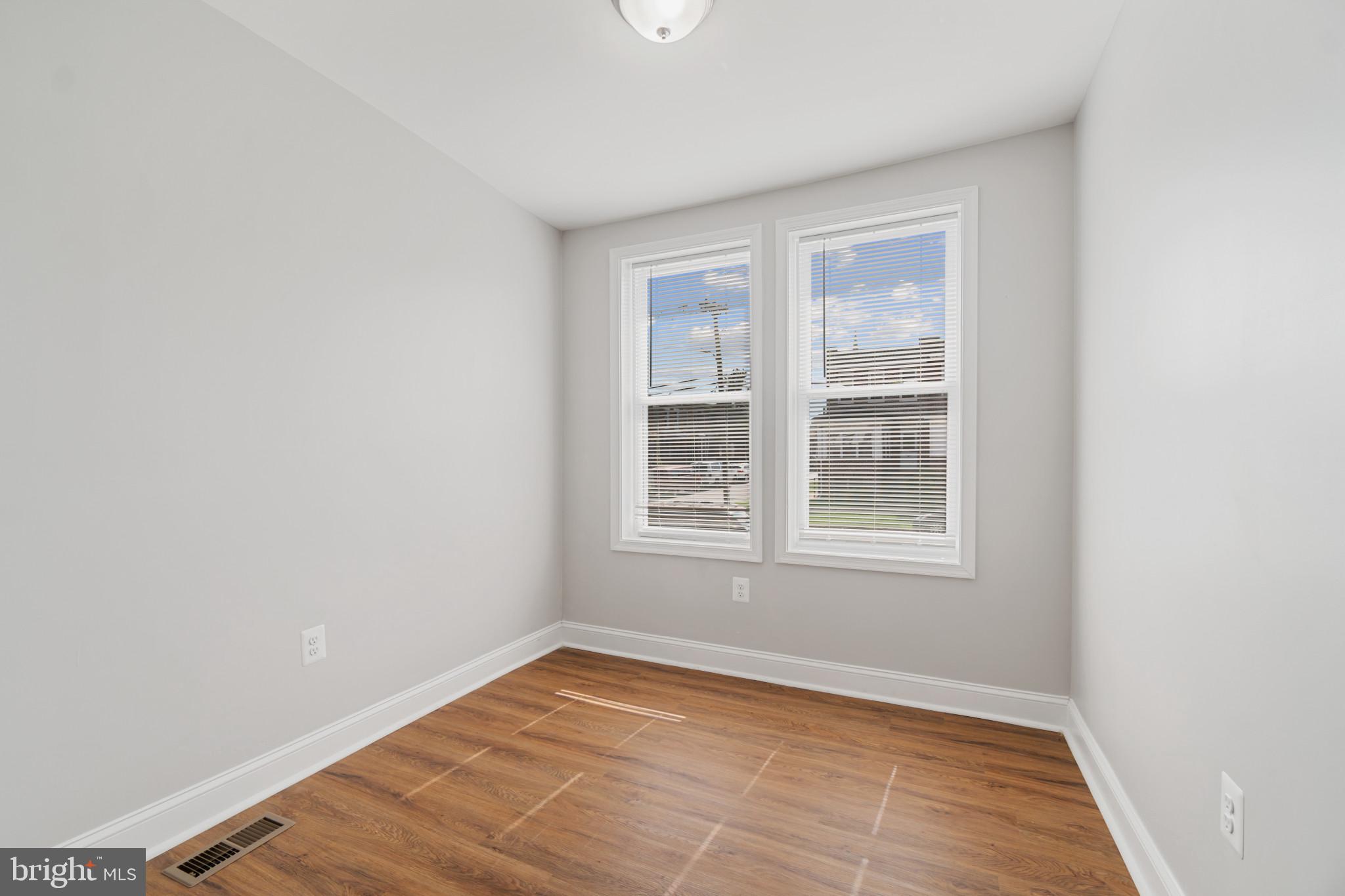 PARKLANE - Residential Lease