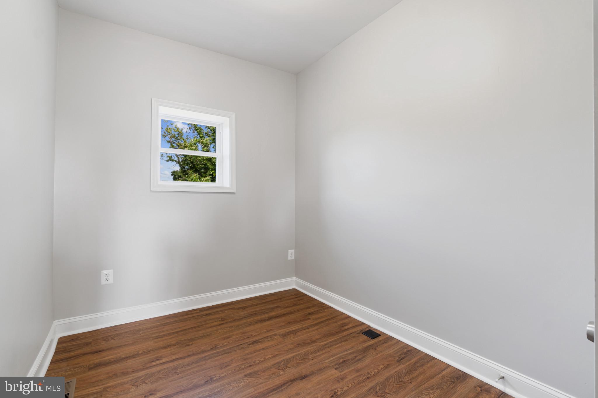 PARKLANE - Residential Lease