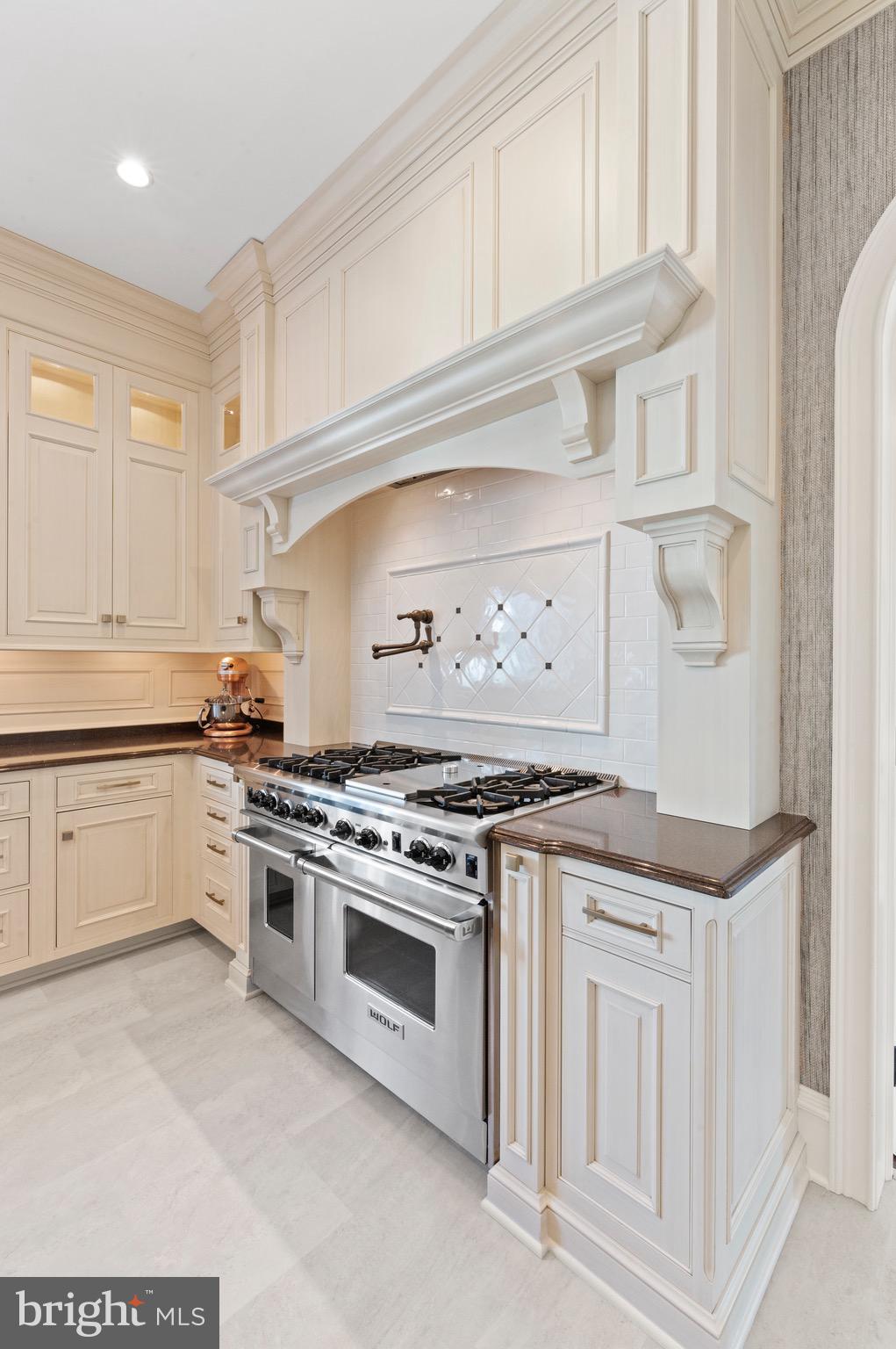 WHITE HORSE - Residential