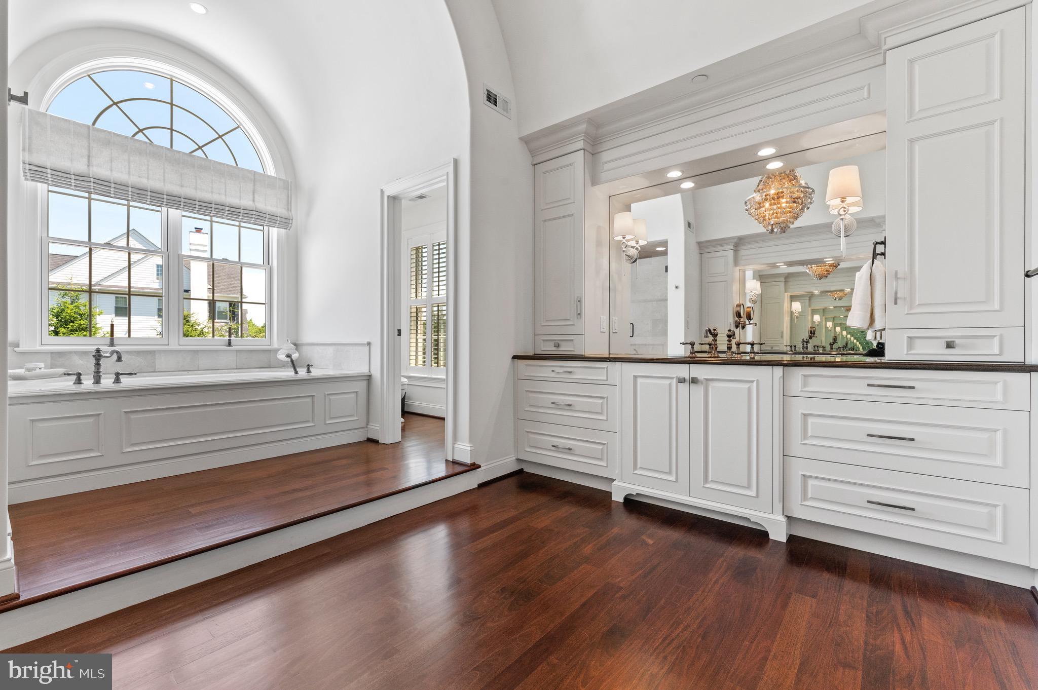 WHITE HORSE - Residential