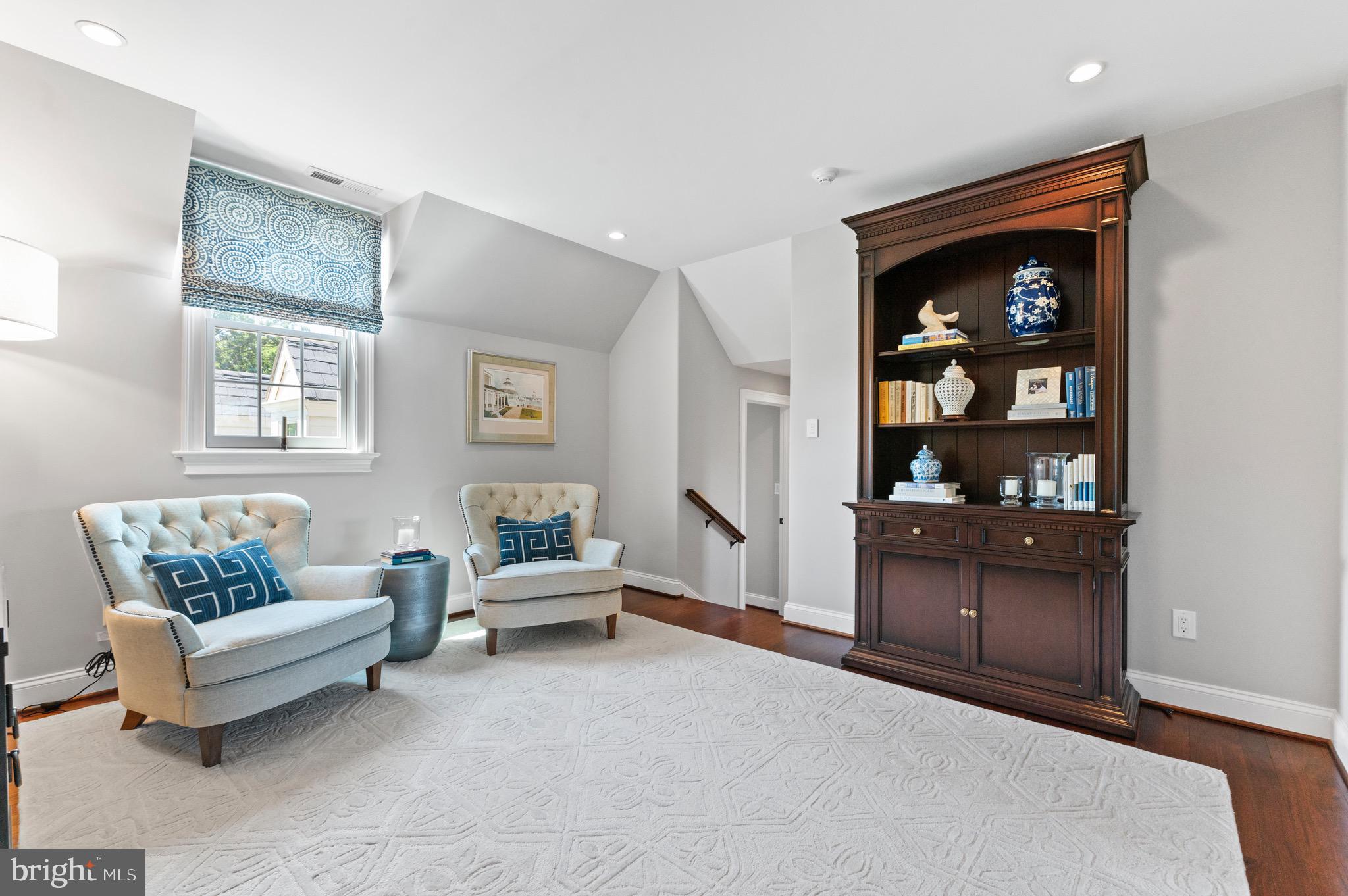 WHITE HORSE - Residential