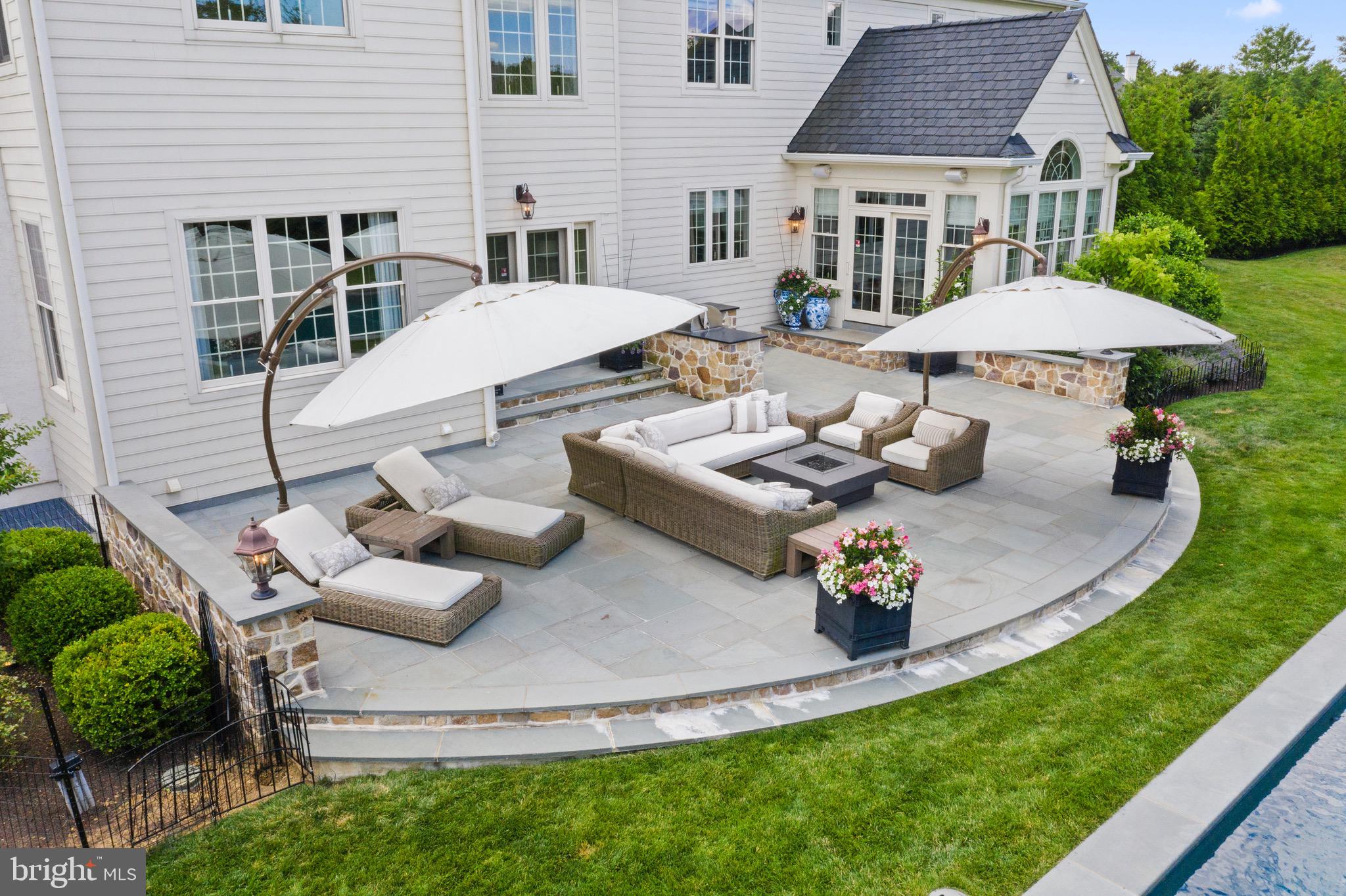 WHITE HORSE - Residential