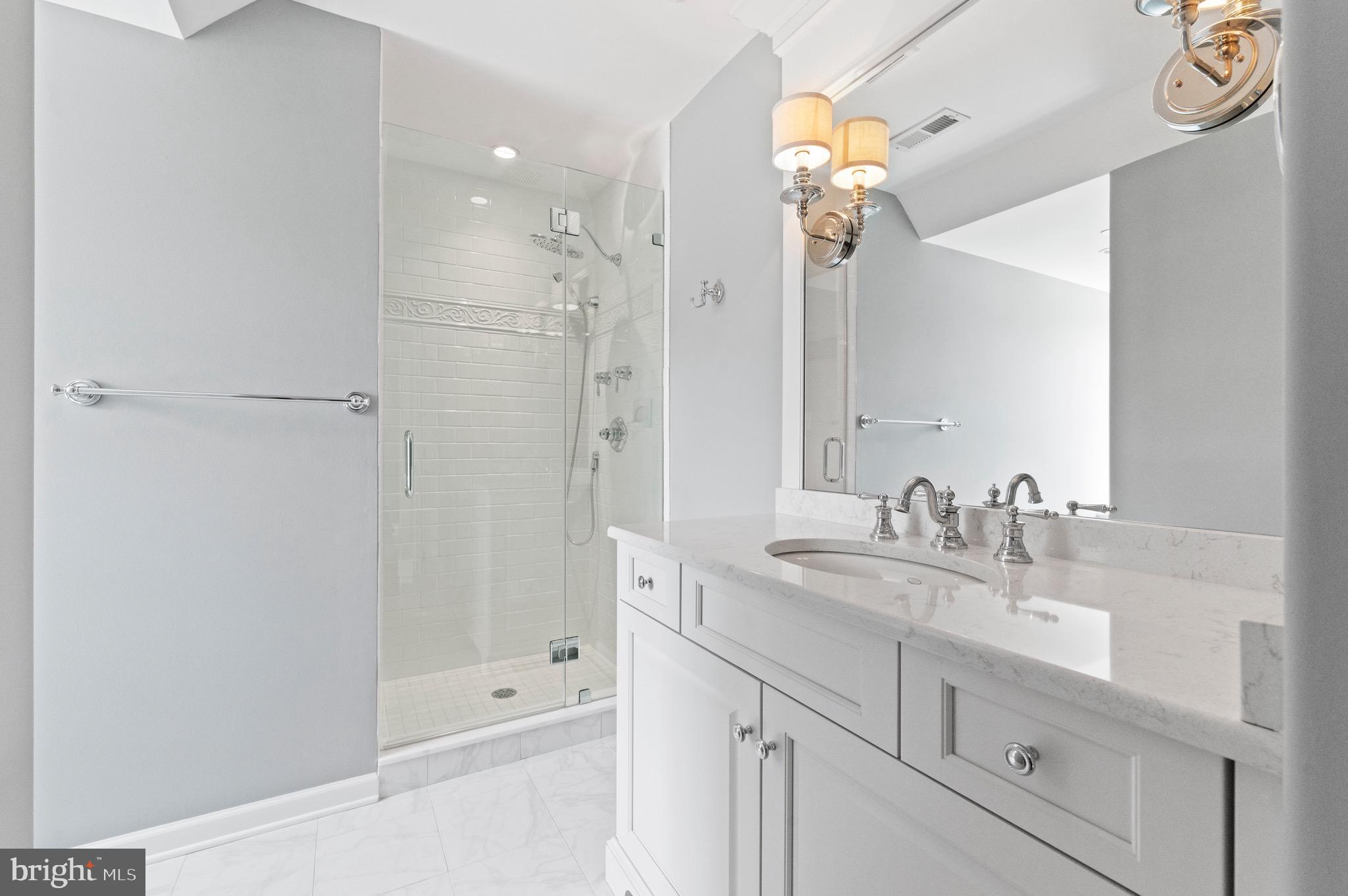 WHITE HORSE - Residential