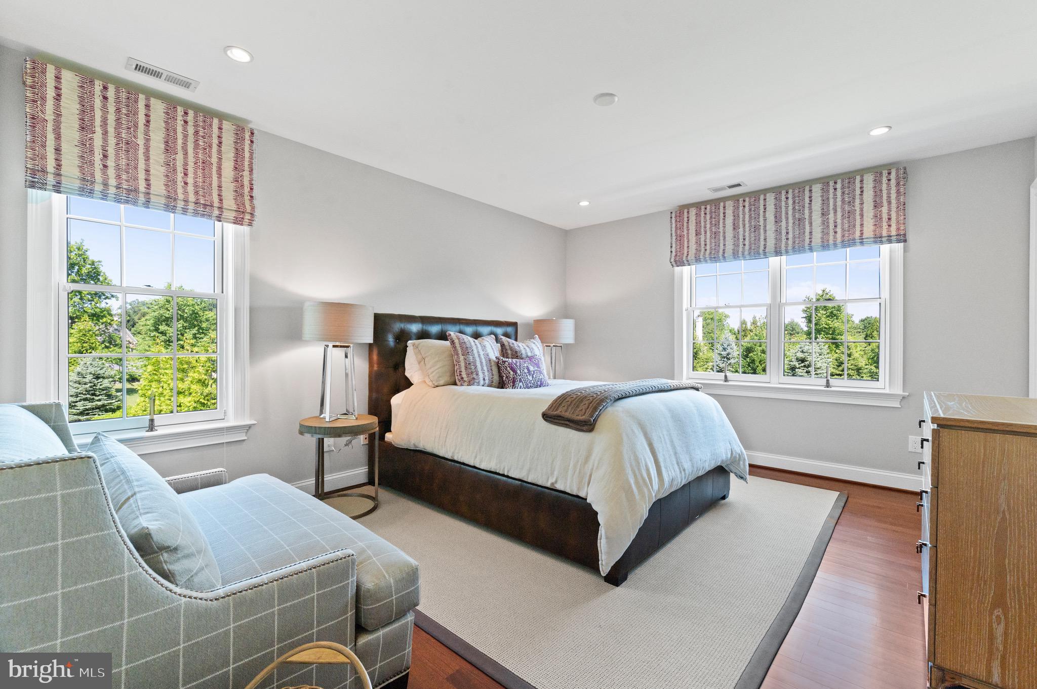 WHITE HORSE - Residential