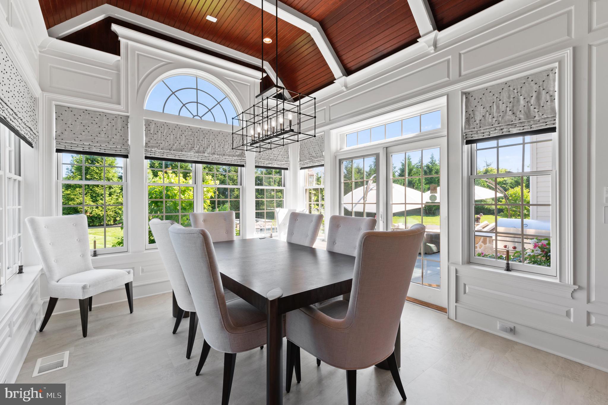 WHITE HORSE - Residential