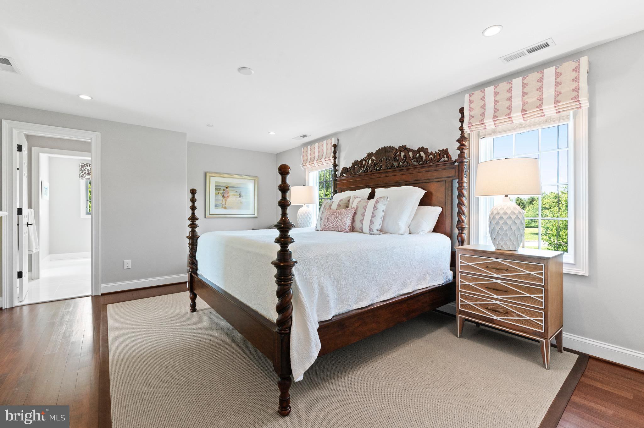 WHITE HORSE - Residential