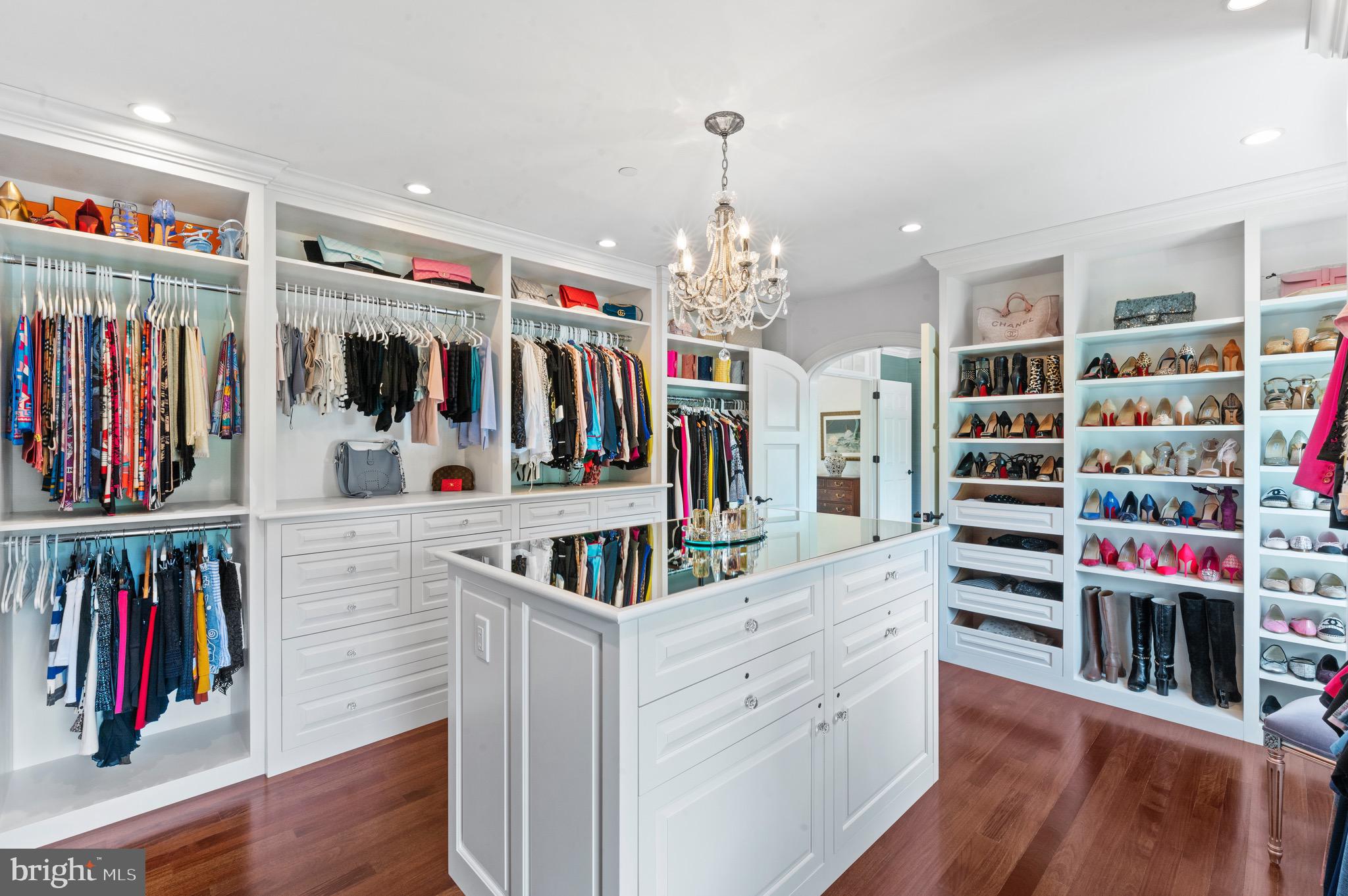 WHITE HORSE - Residential