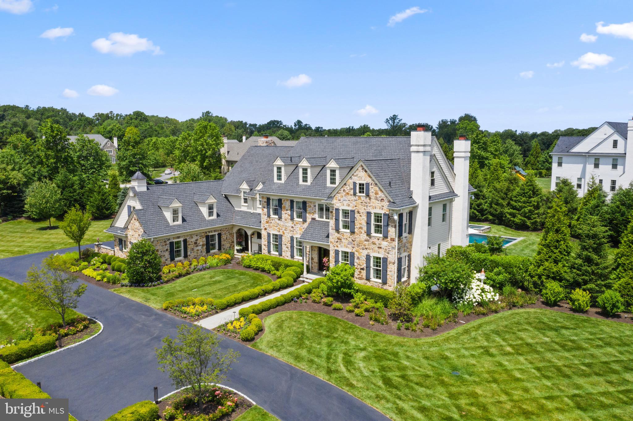 WHITE HORSE - Residential