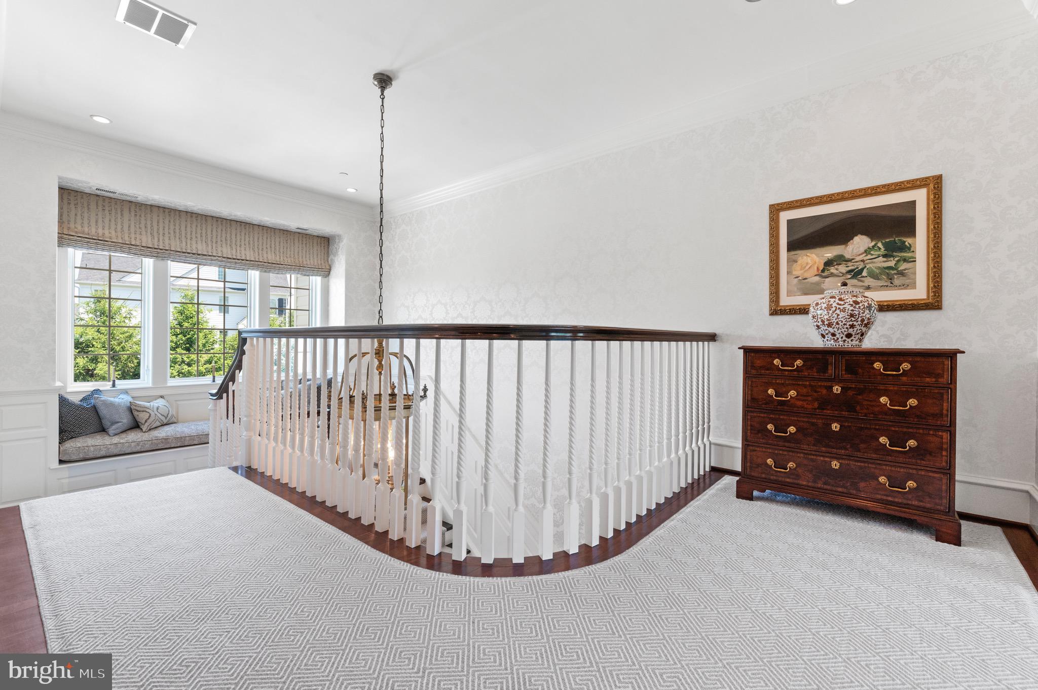 WHITE HORSE - Residential