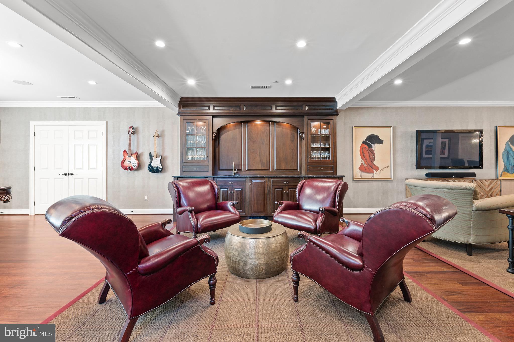 WHITE HORSE - Residential