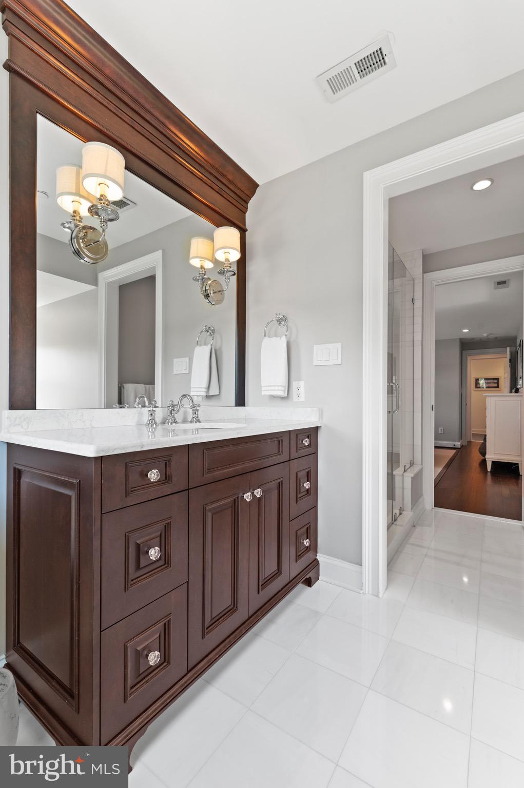 WHITE HORSE - Residential