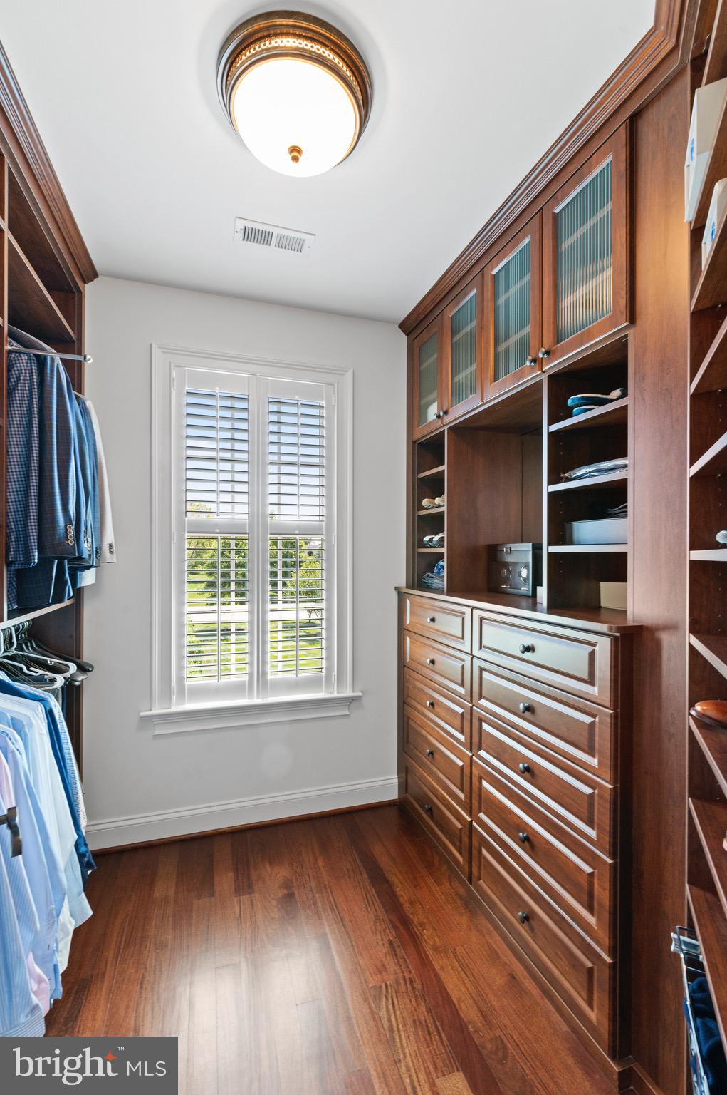 WHITE HORSE - Residential