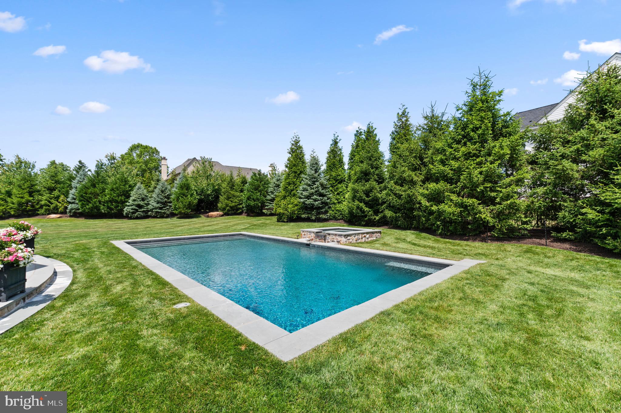 WHITE HORSE - Residential