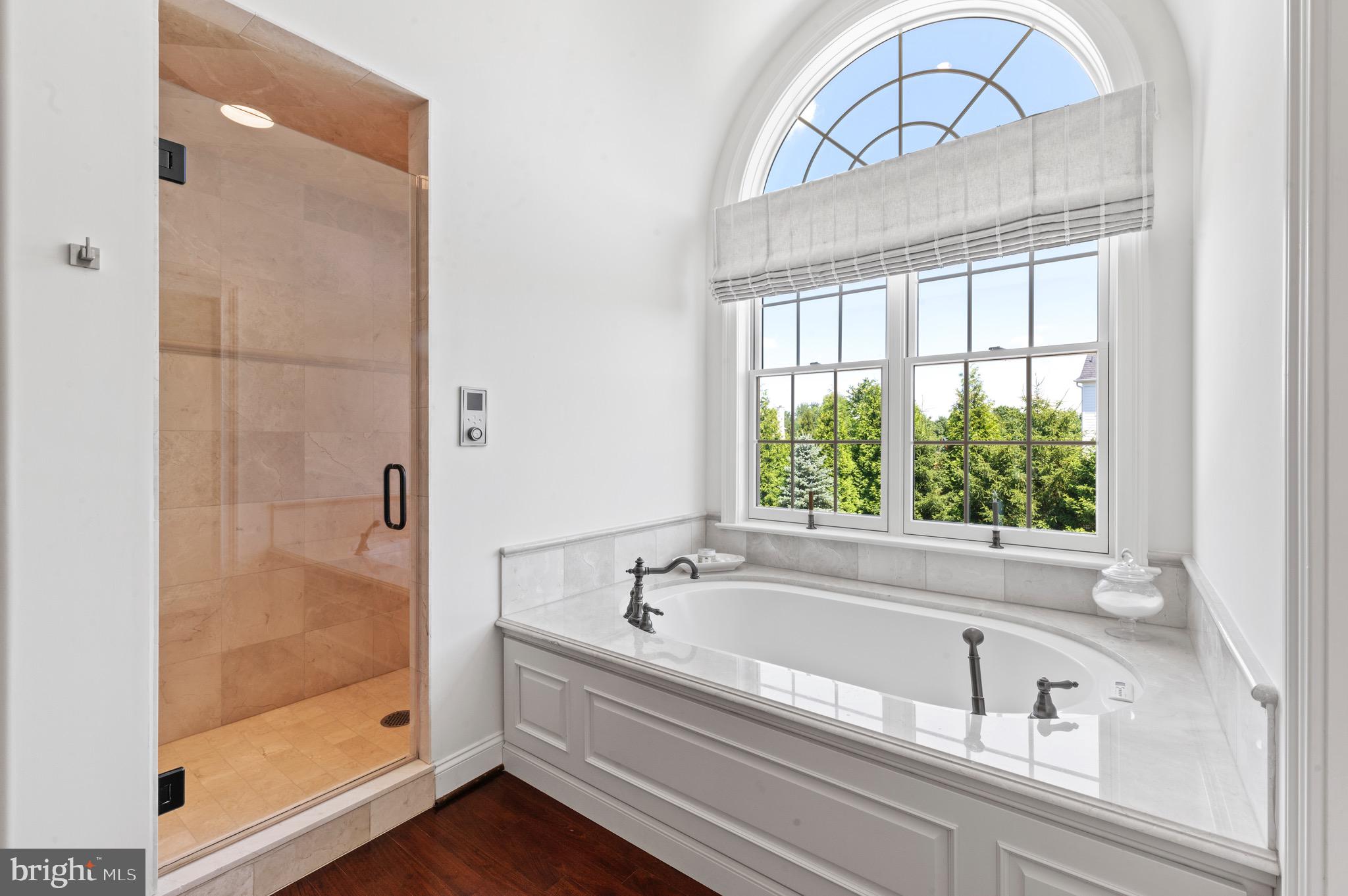 WHITE HORSE - Residential