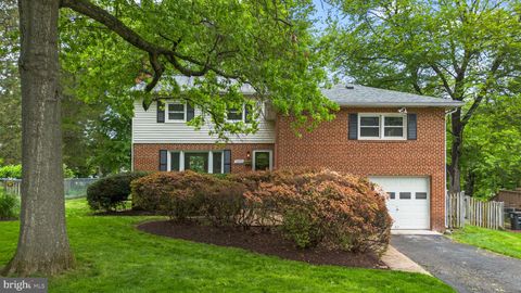 Photo of 10242 Stratford Avenue, FAIRFAX, VA 22030 (MLS # VAFC2008286)