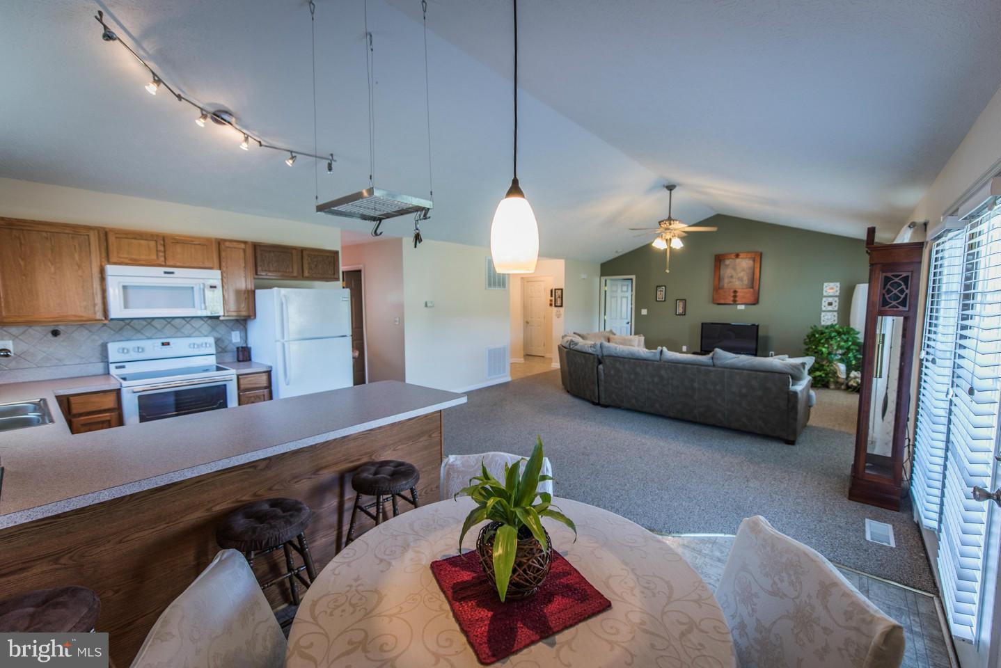 PEBBLE RIDGE - Residential