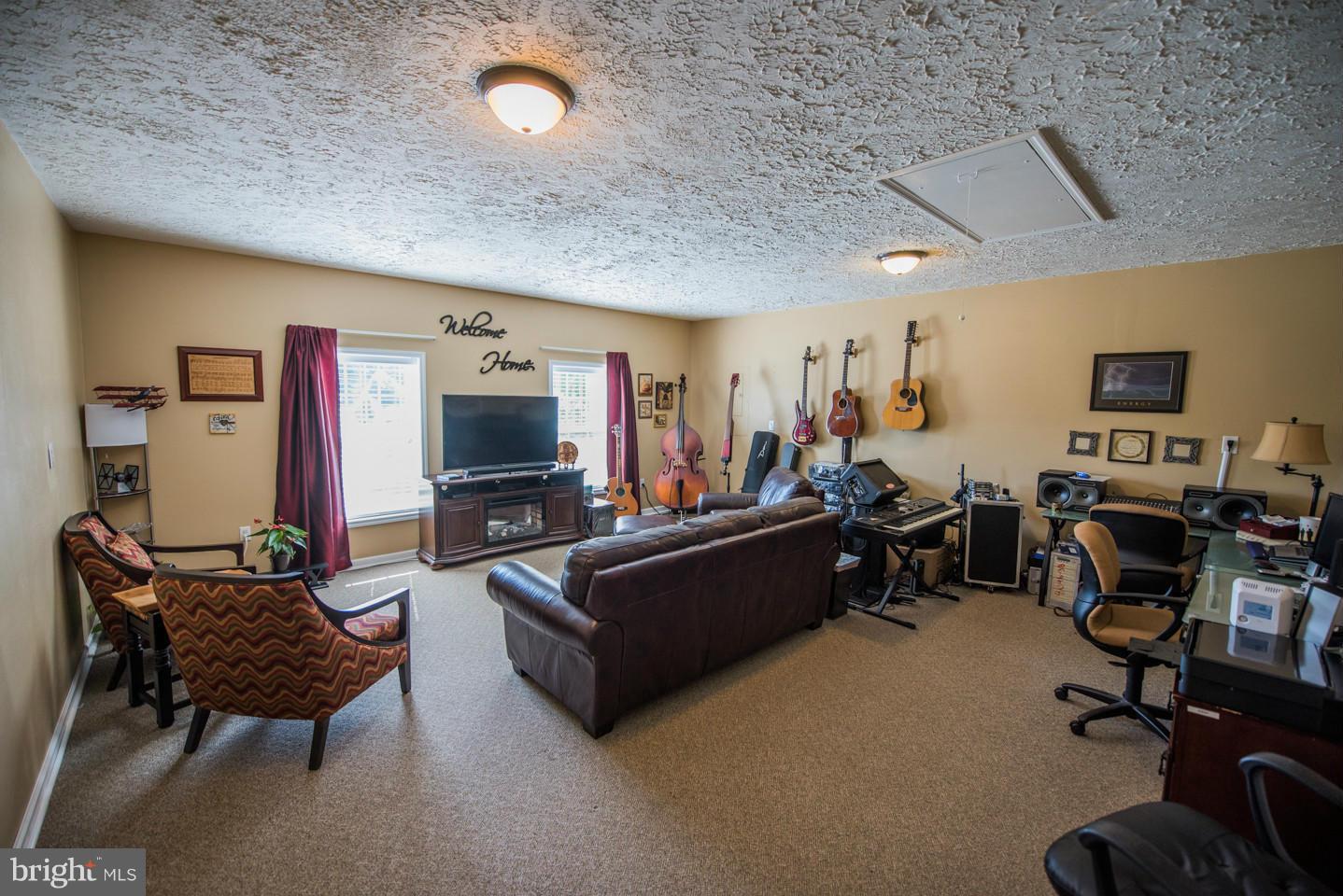 PEBBLE RIDGE - Residential