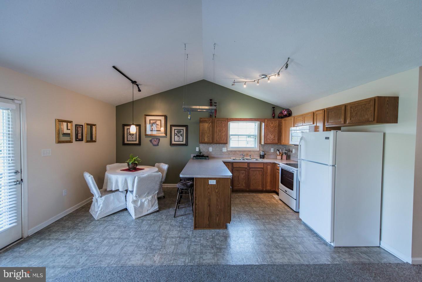 PEBBLE RIDGE - Residential