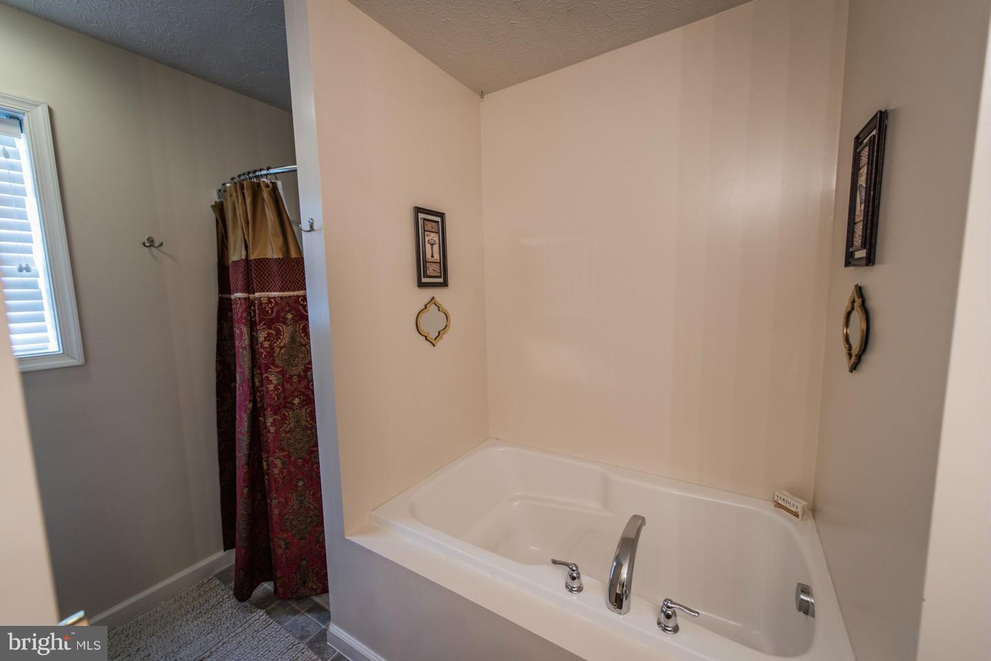 PEBBLE RIDGE - Residential