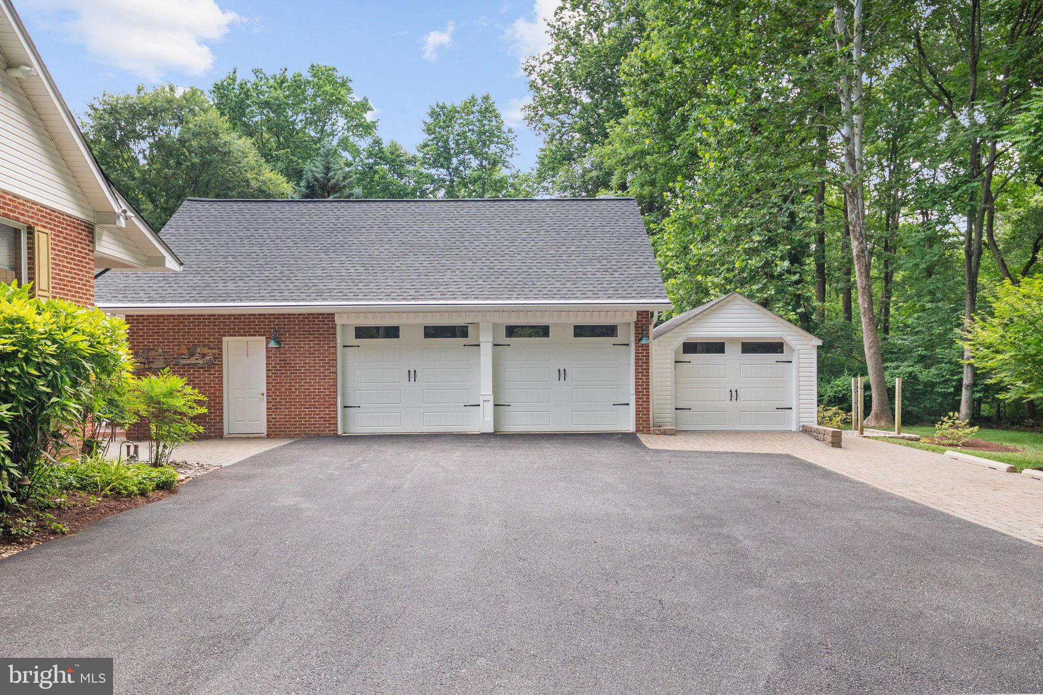 6456 MEADOWLARK DRIVE