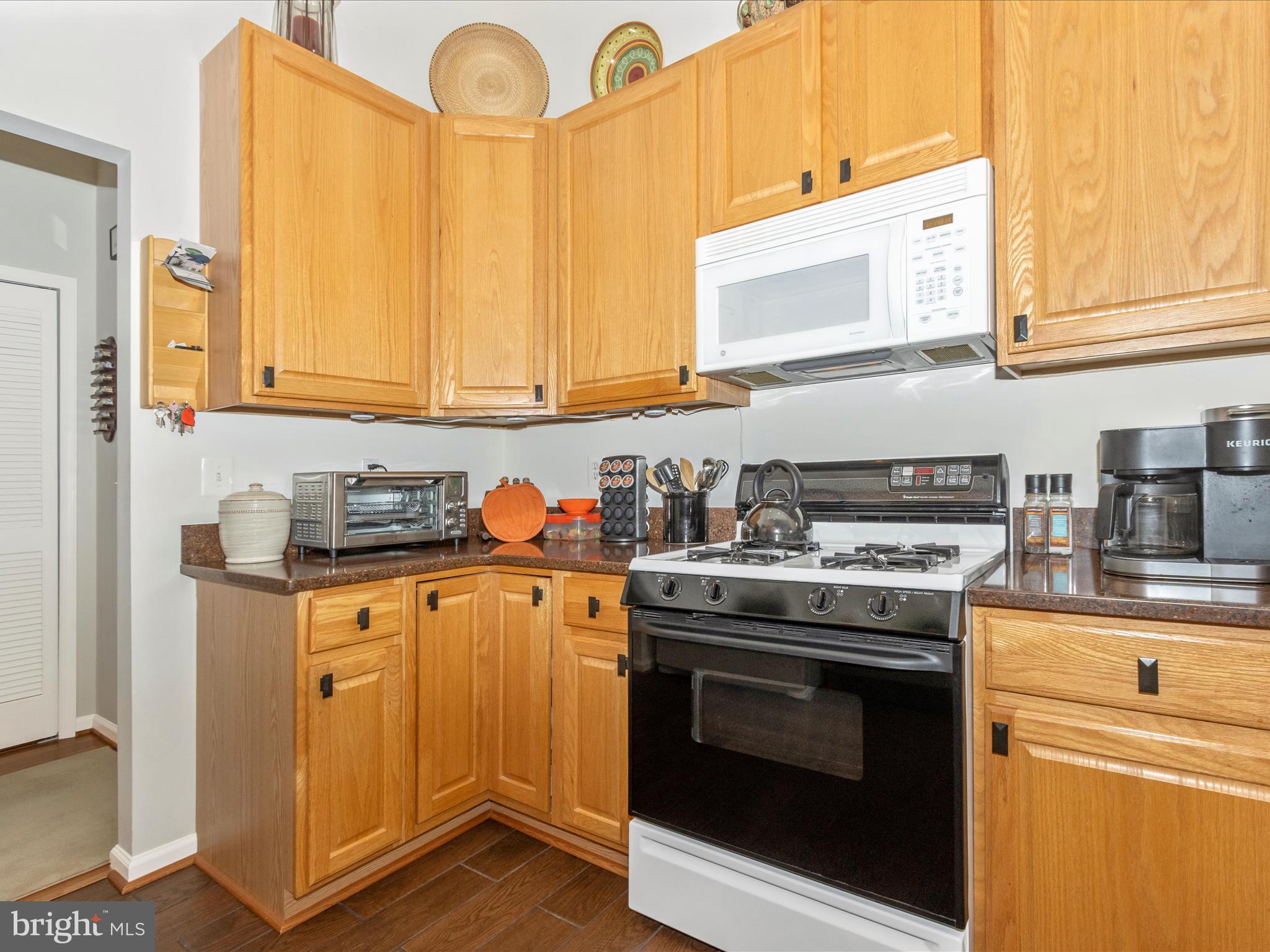 VILLAGE OF MILL RUN - Residential