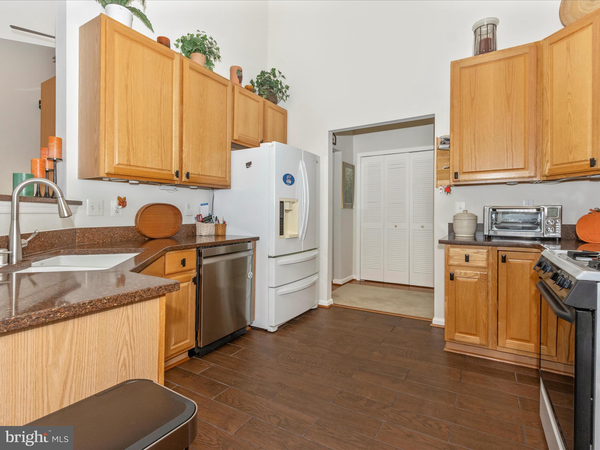 VILLAGE OF MILL RUN - Residential