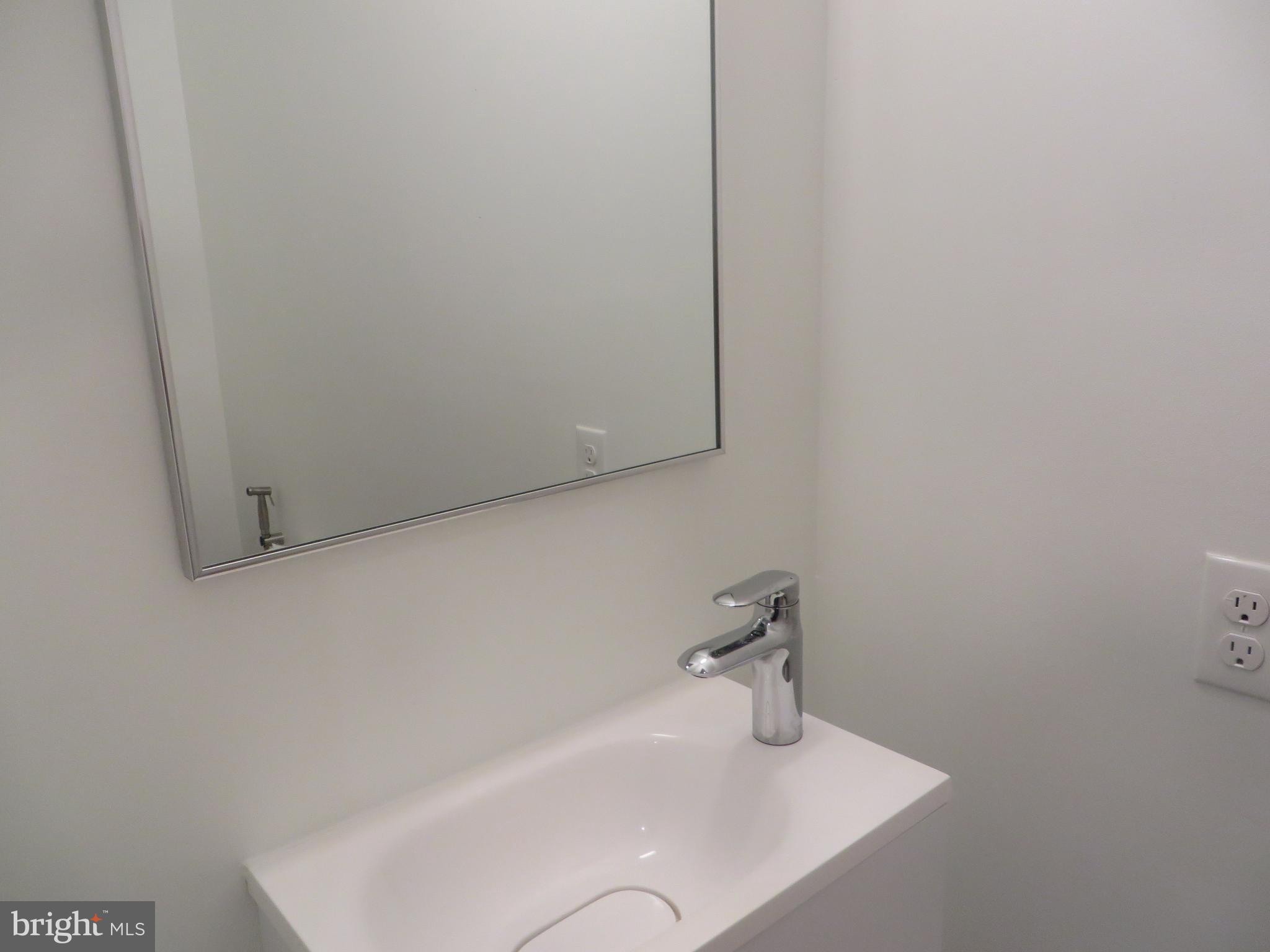 POTOMAC  YARDS - Residential Lease