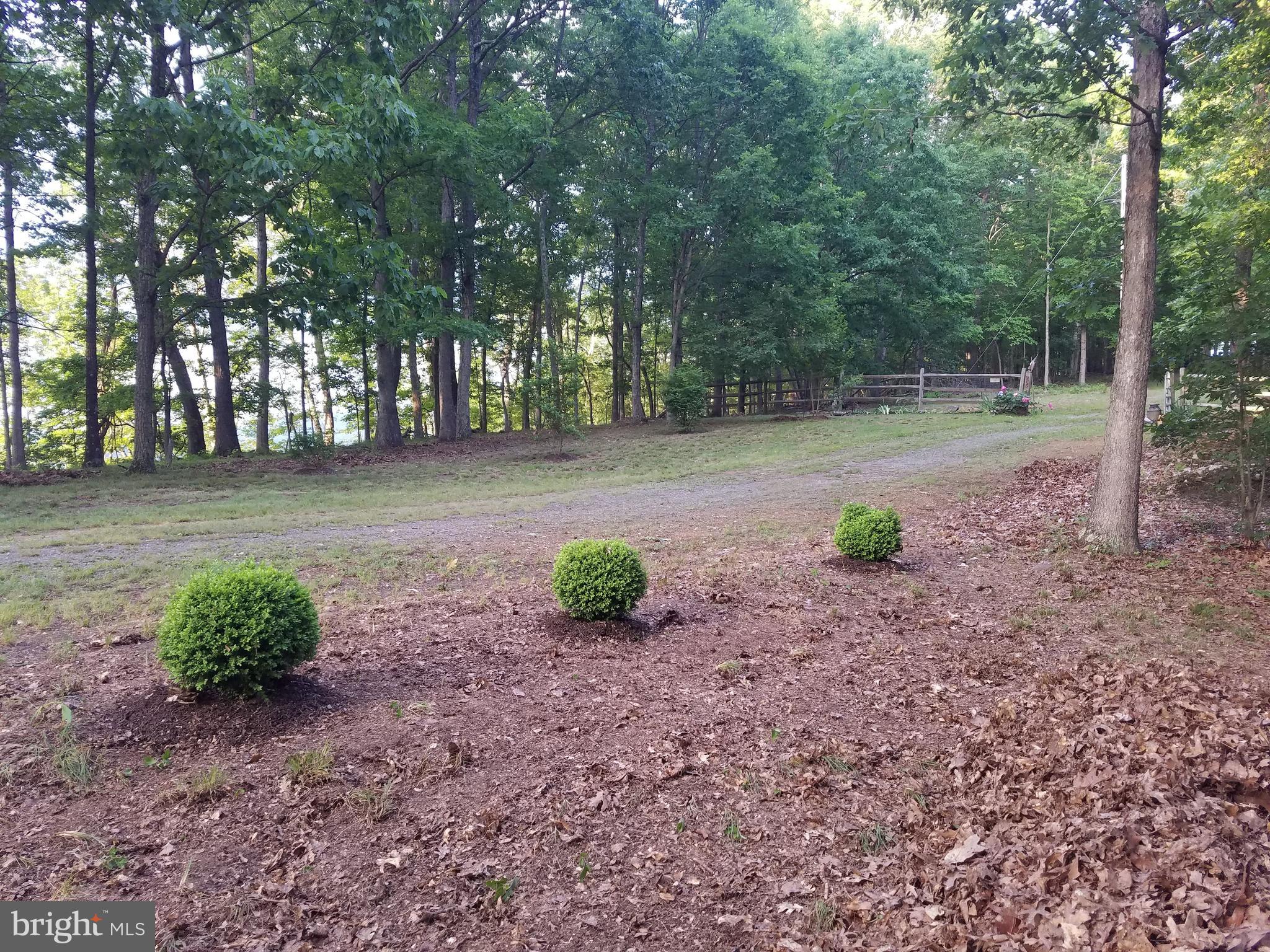 MAGNOLIA BEND - Land