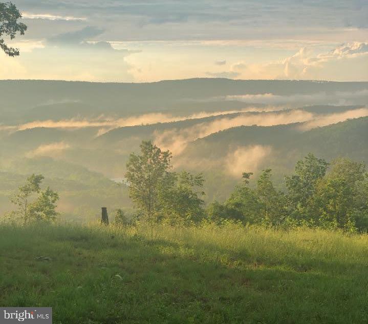 MAGNOLIA BEND - Land