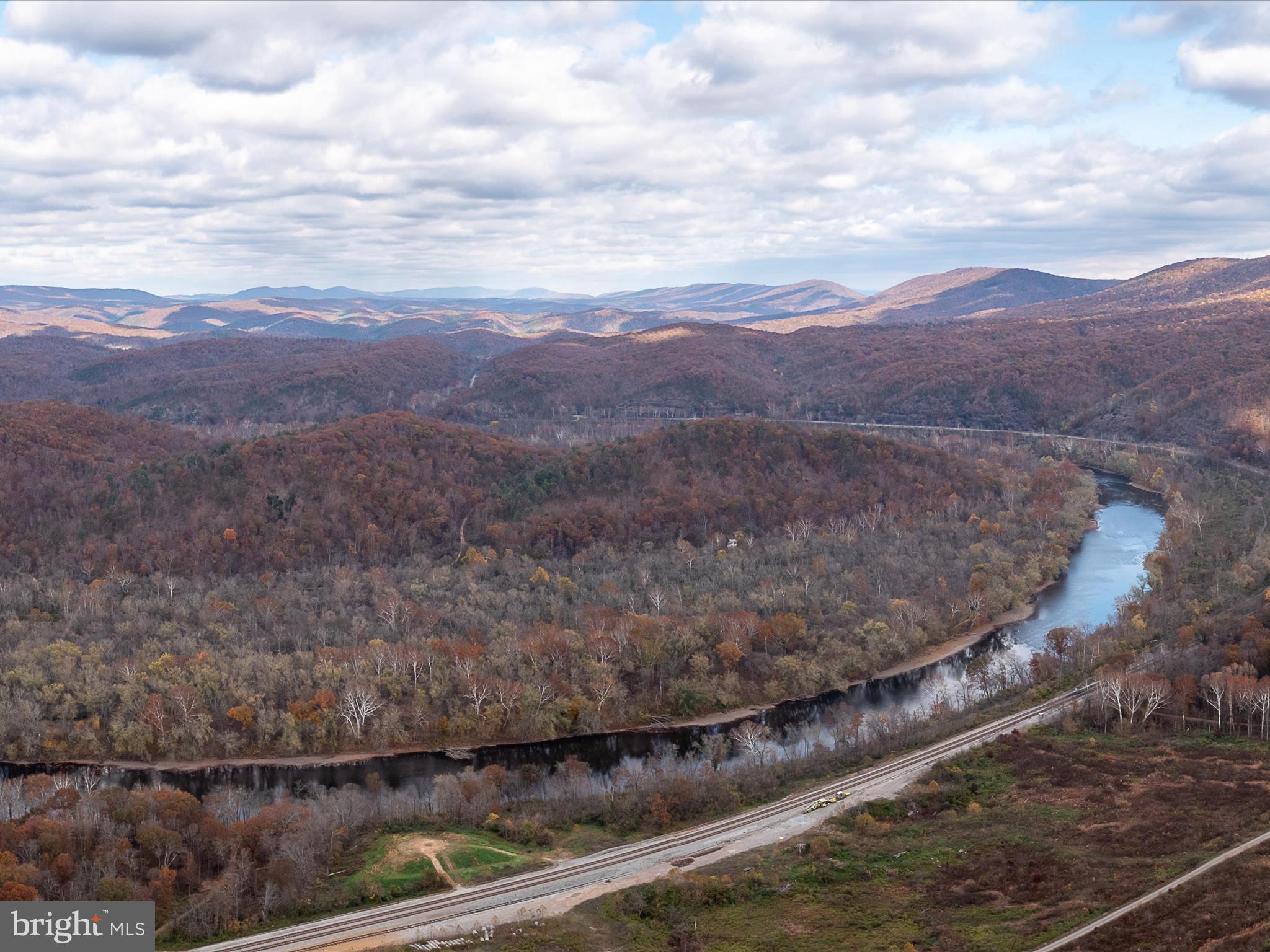 MAGNOLIA BEND - Land