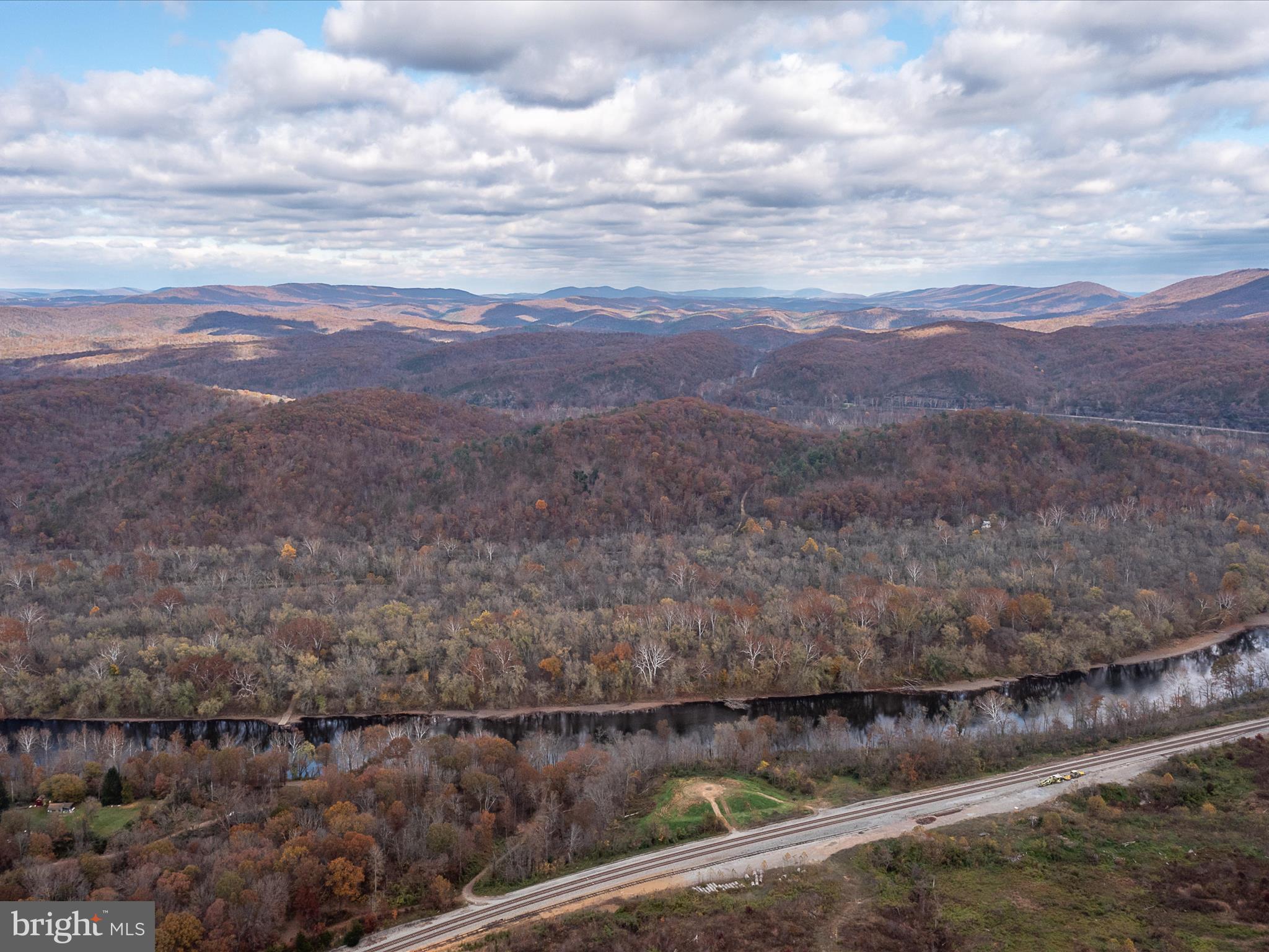 MAGNOLIA BEND - Land