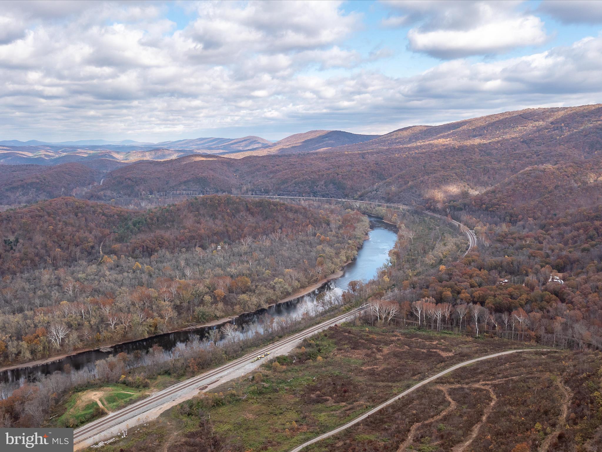 MAGNOLIA BEND - Land