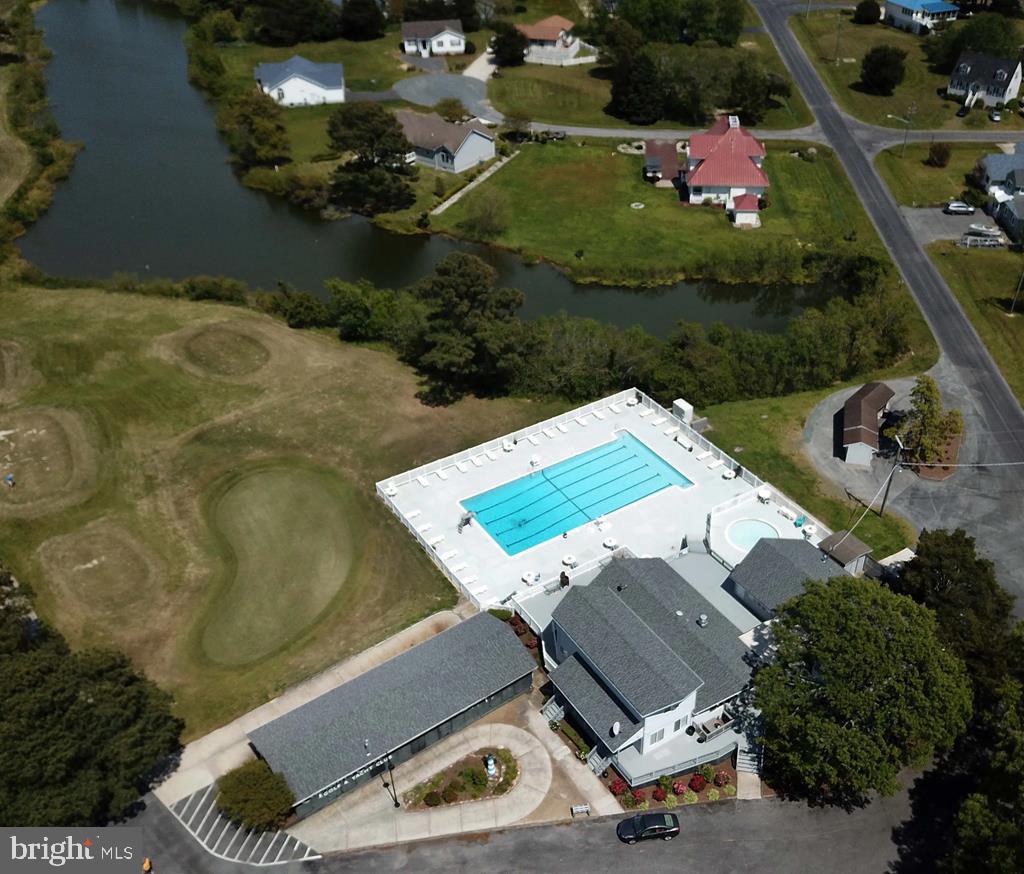 CAPTAIN'S COVE - Residential