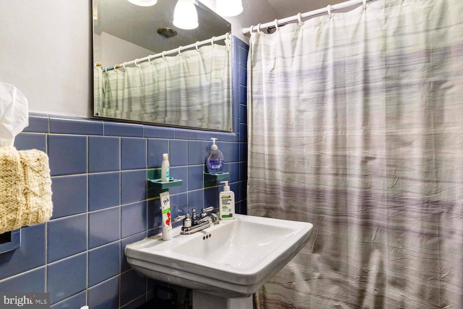 ELKINS PARK HOUSE - Residential