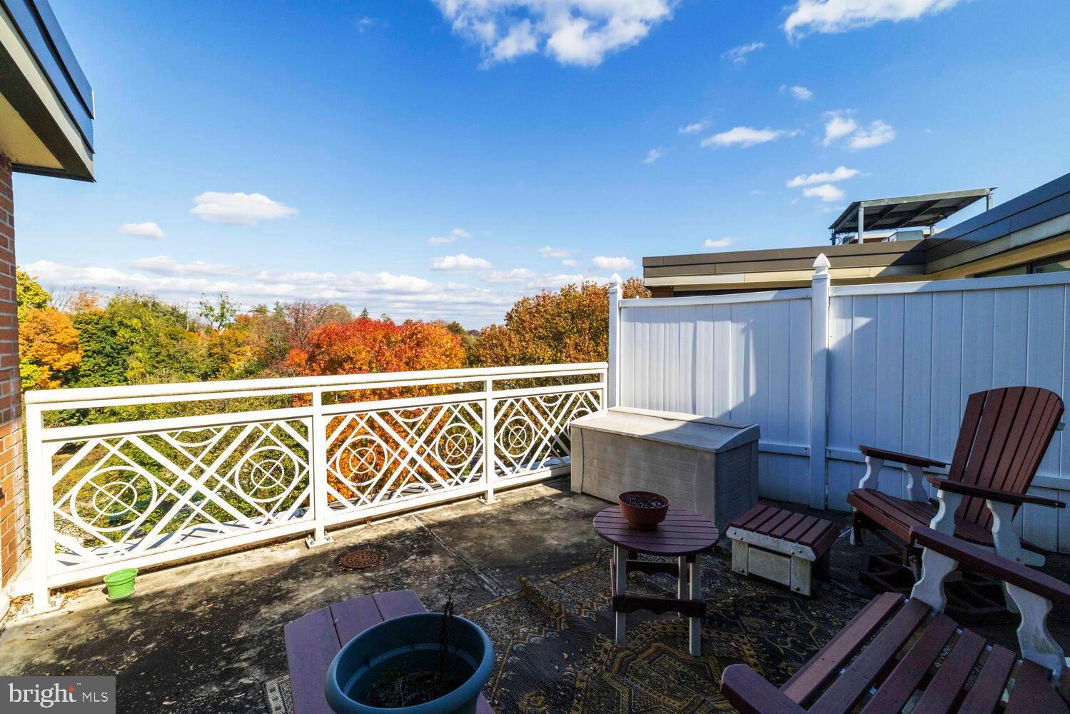 ELKINS PARK HOUSE - Residential