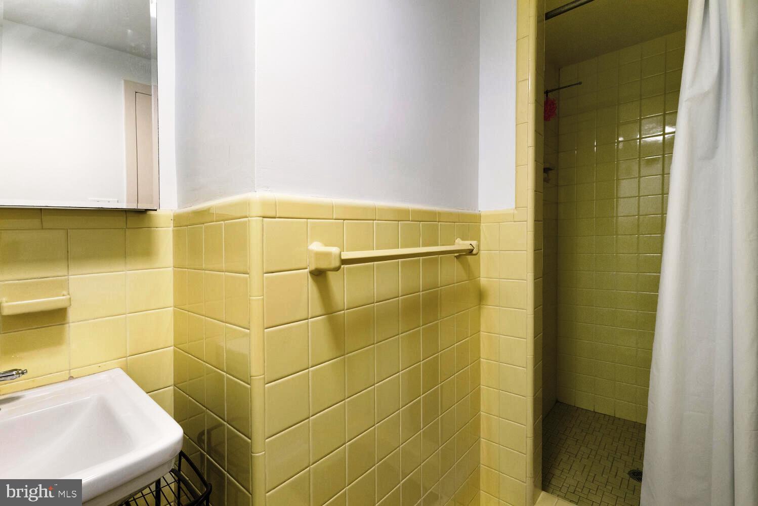 ELKINS PARK HOUSE - Residential