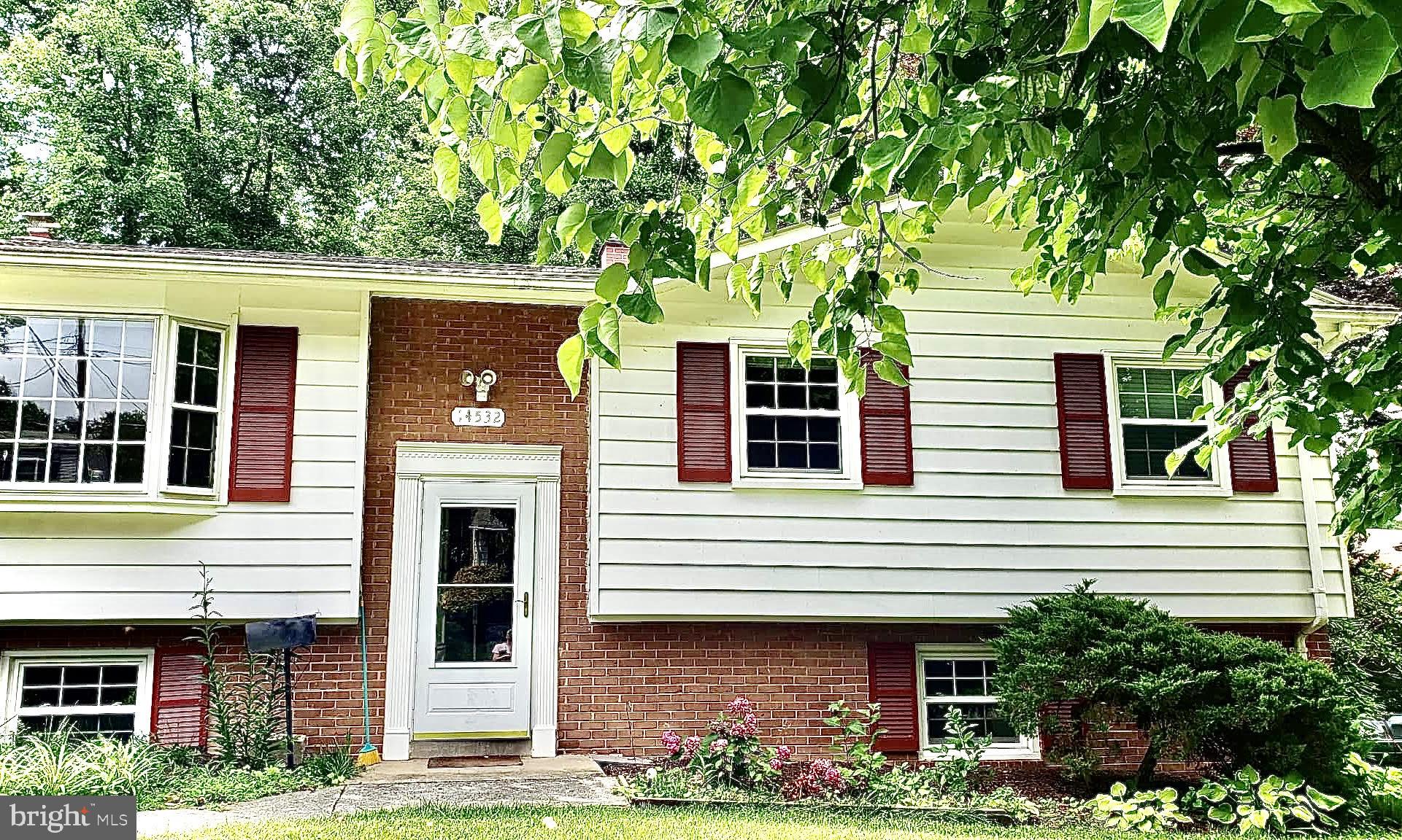 MANOR WOODS - Residential Lease