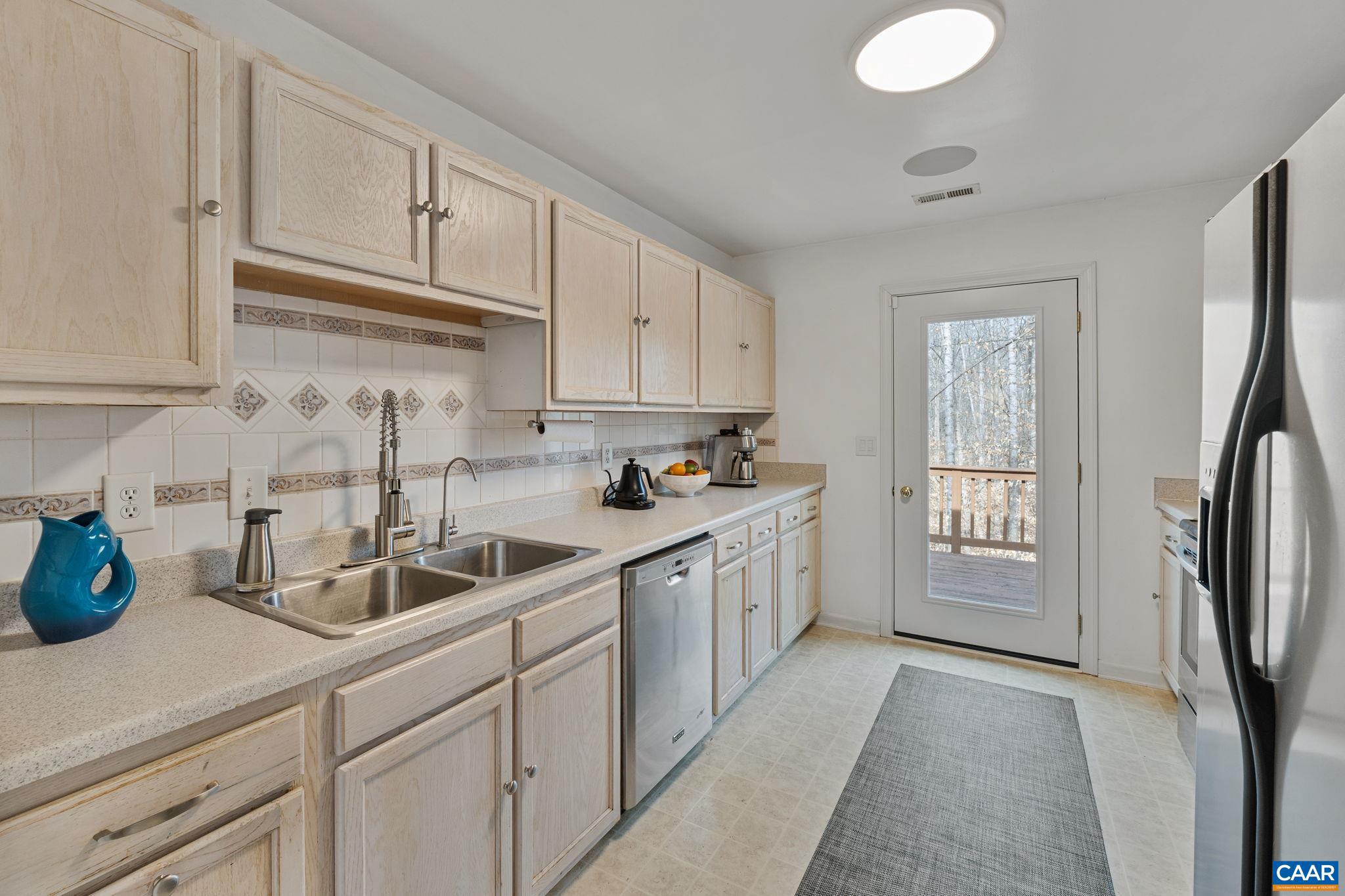 LAKE MONTICELLO - Residential