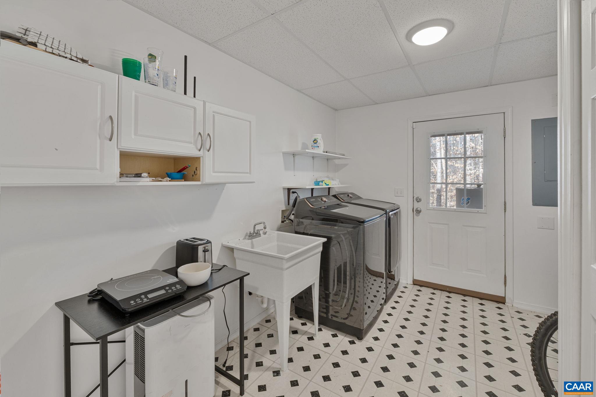 LAKE MONTICELLO - Residential