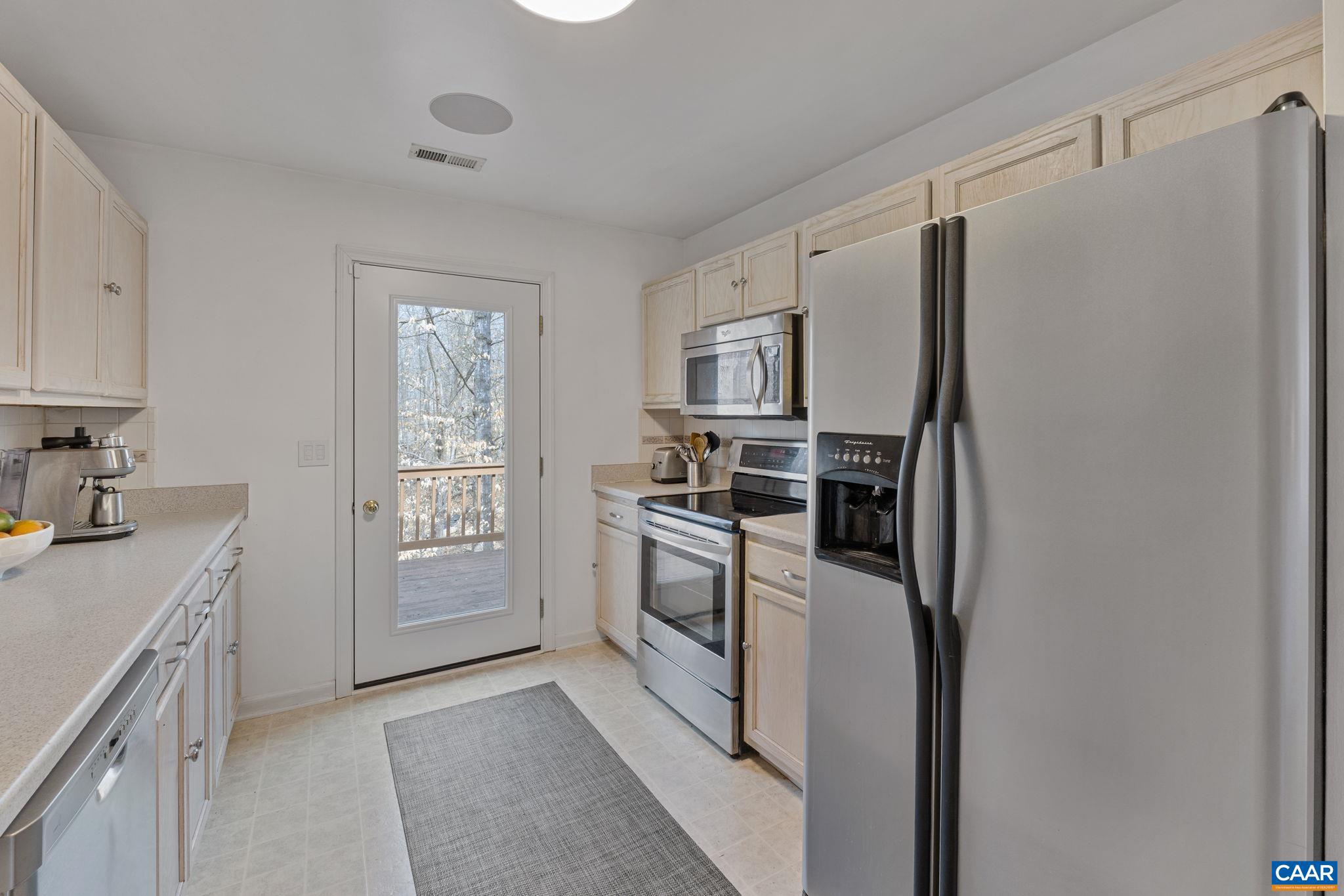 LAKE MONTICELLO - Residential