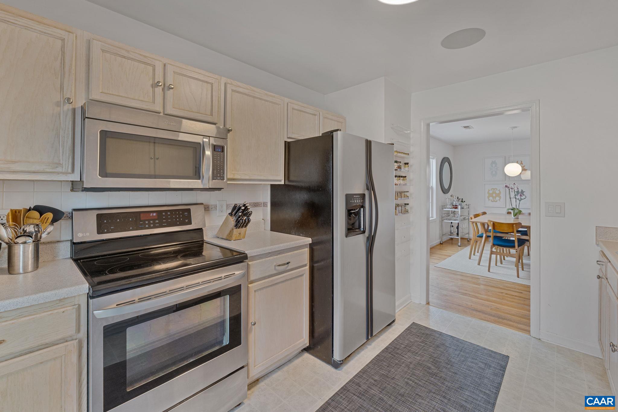 LAKE MONTICELLO - Residential