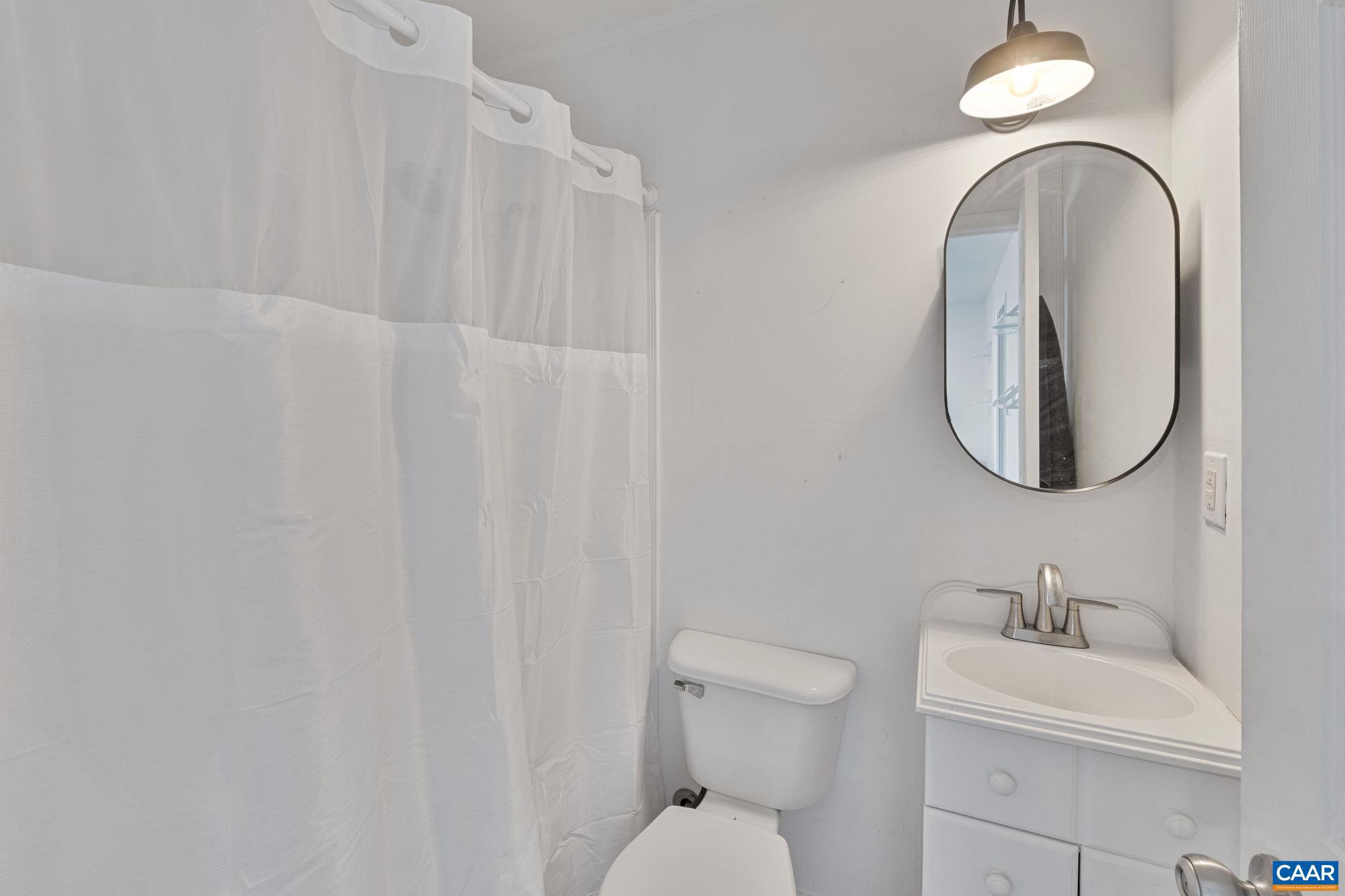 LAKE MONTICELLO - Residential