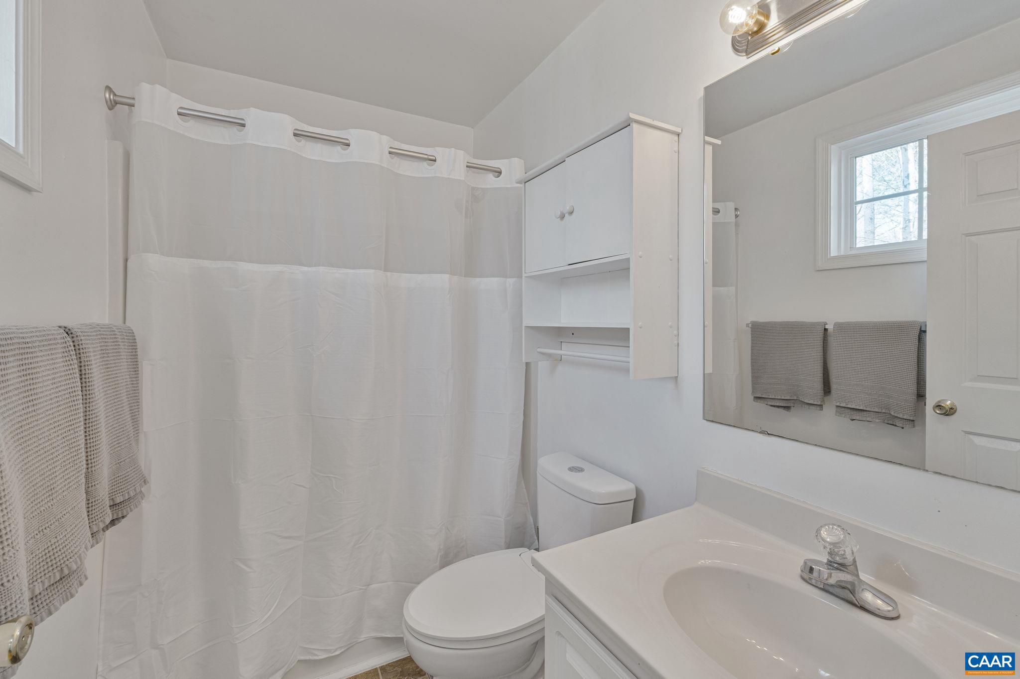 LAKE MONTICELLO - Residential