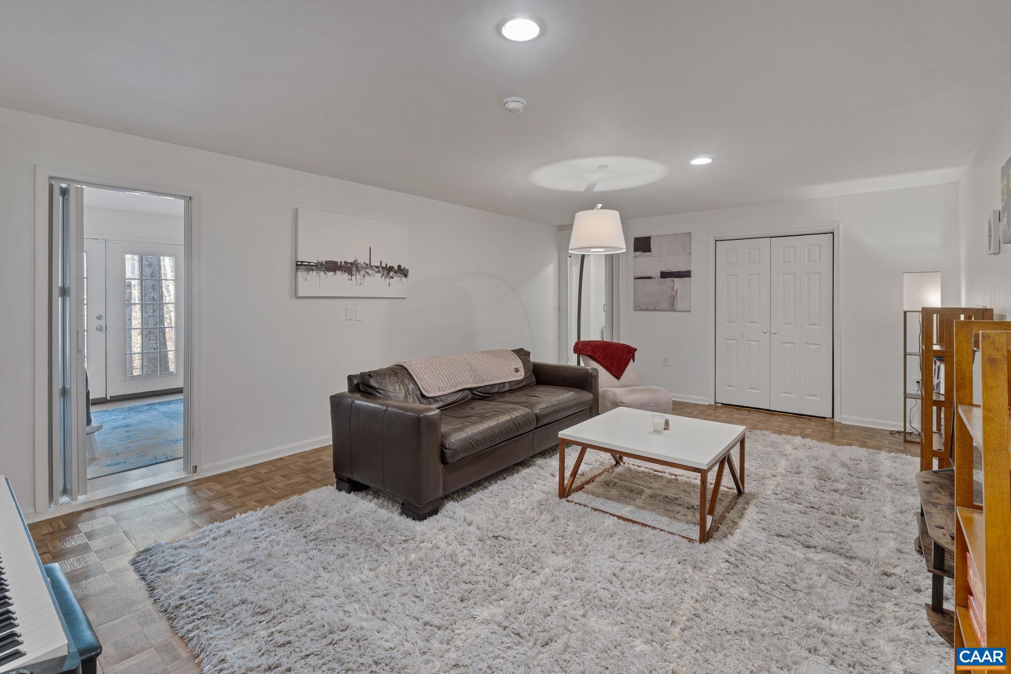 LAKE MONTICELLO - Residential